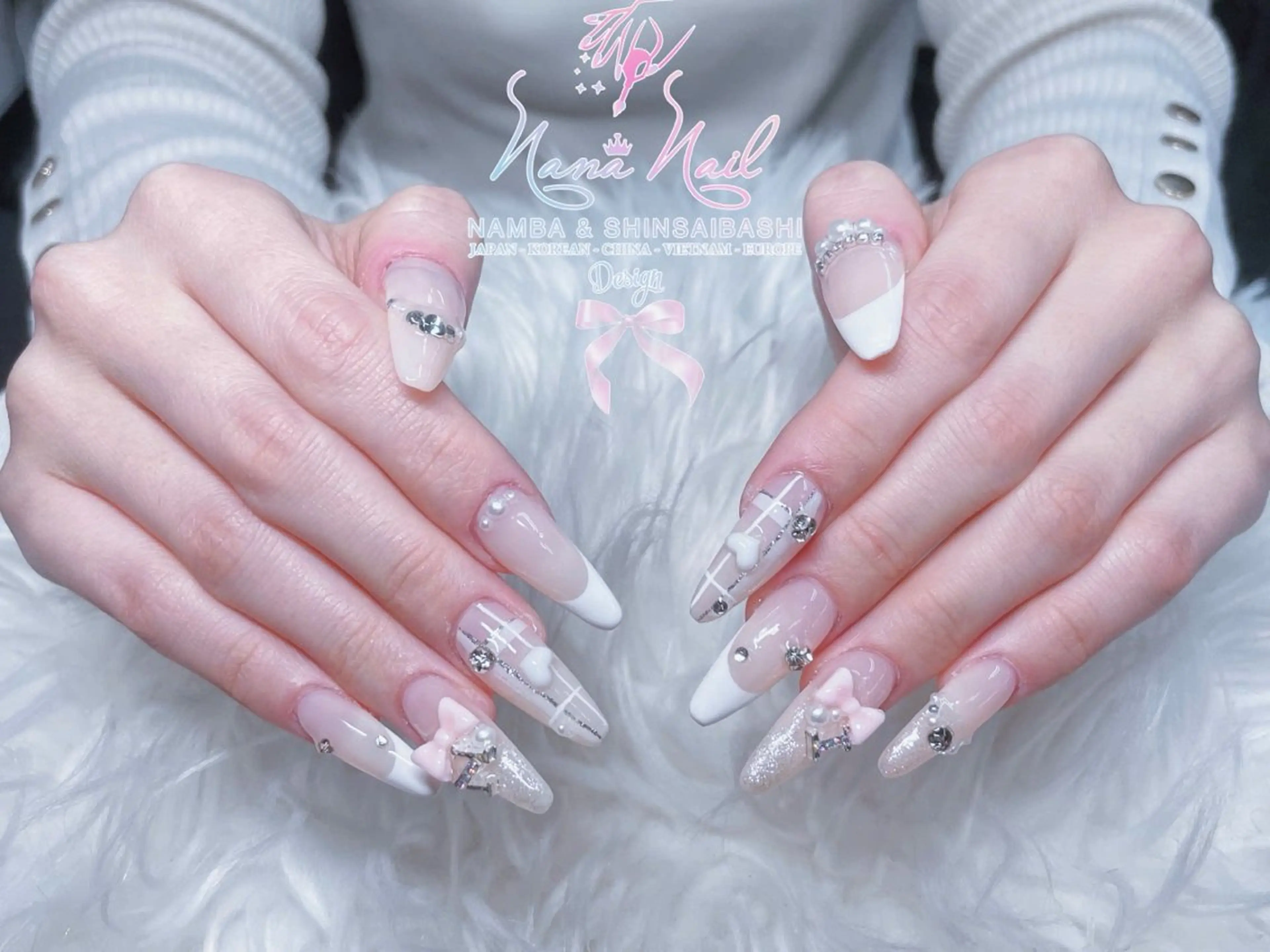 セミロング 韓国風ヘア クリスマス ハンドネイル 79Linanailnamba所属・Linanail Nambaのネイルデザイン