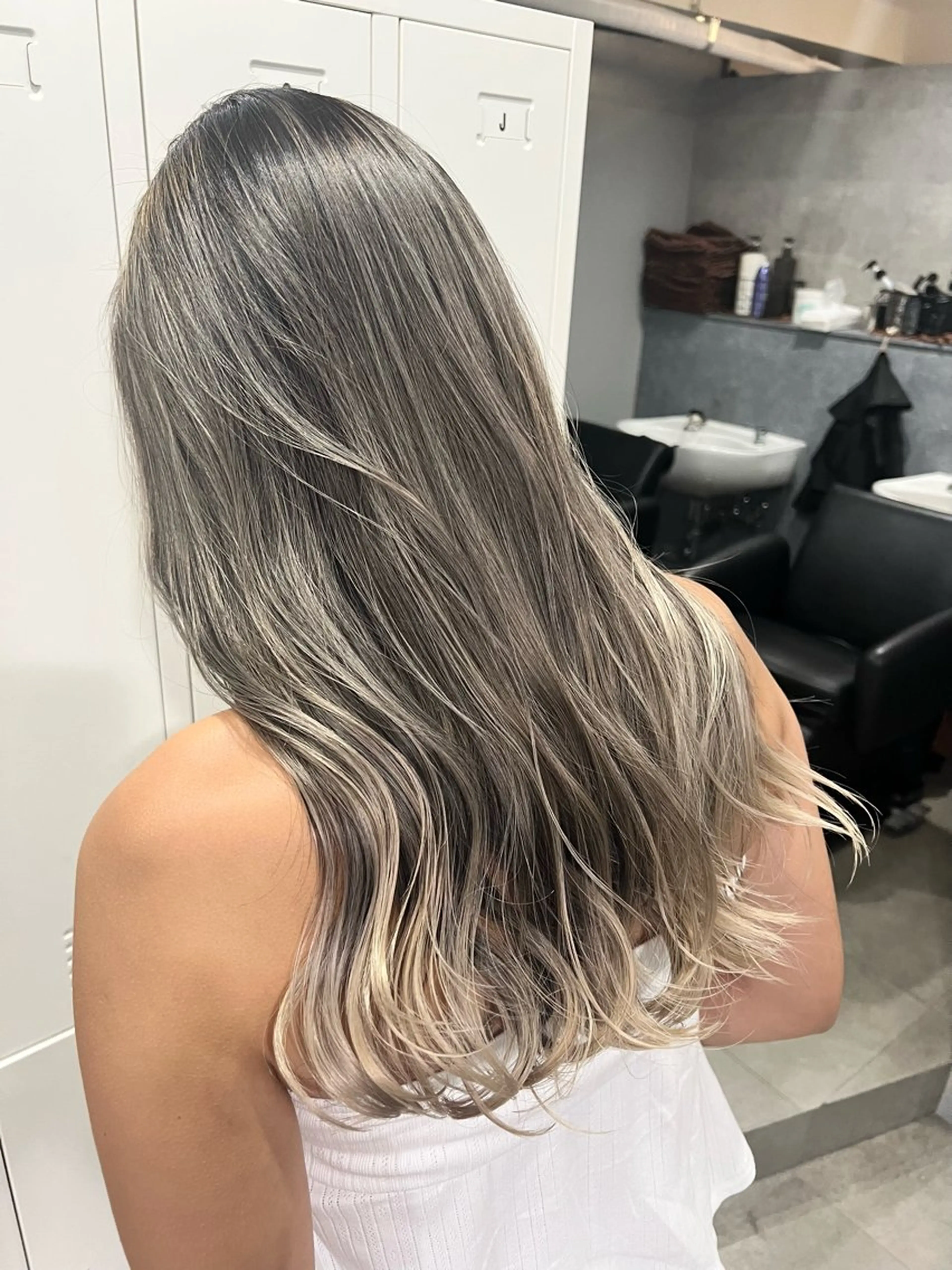 ロング 外国人風カラー レイヤーカット ヘアカラー 寺嶋 貴大のヘアスタイル