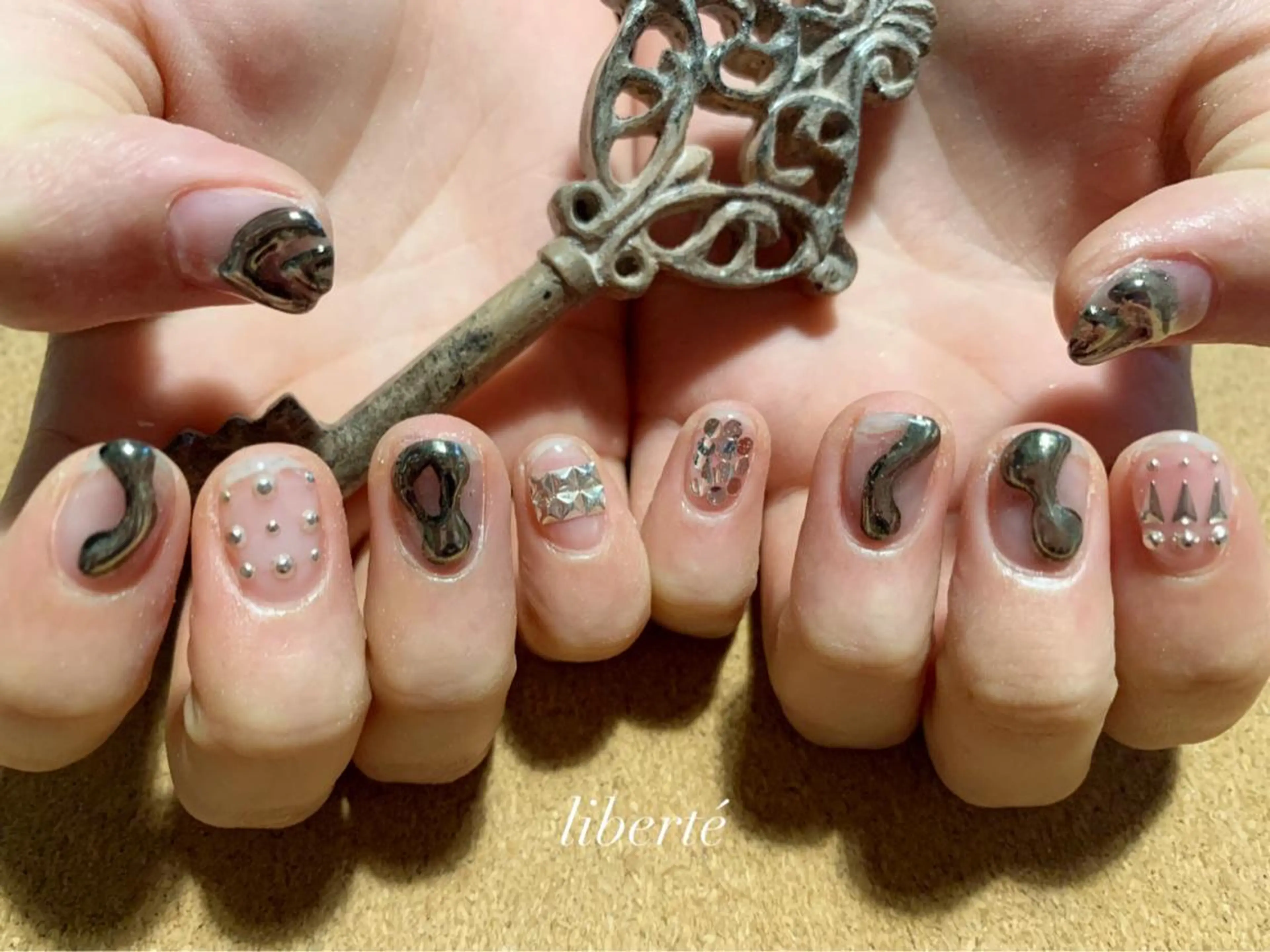 ネイル liberté (リベルテ)のネイルデザイン