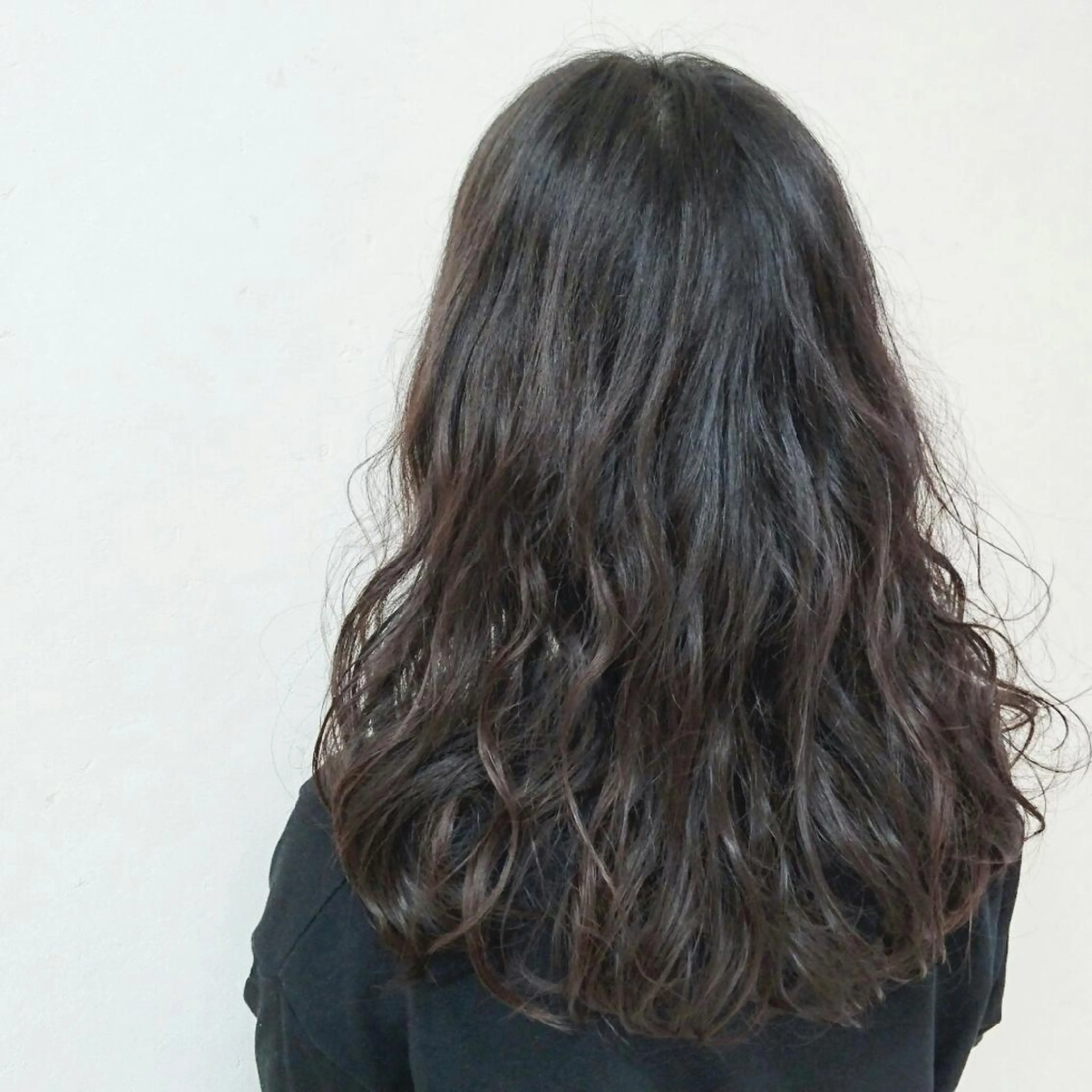 ロング パーマ デジタルパーマ 透明感ハイライト◎ 伊藤夏海のヘアスタイル