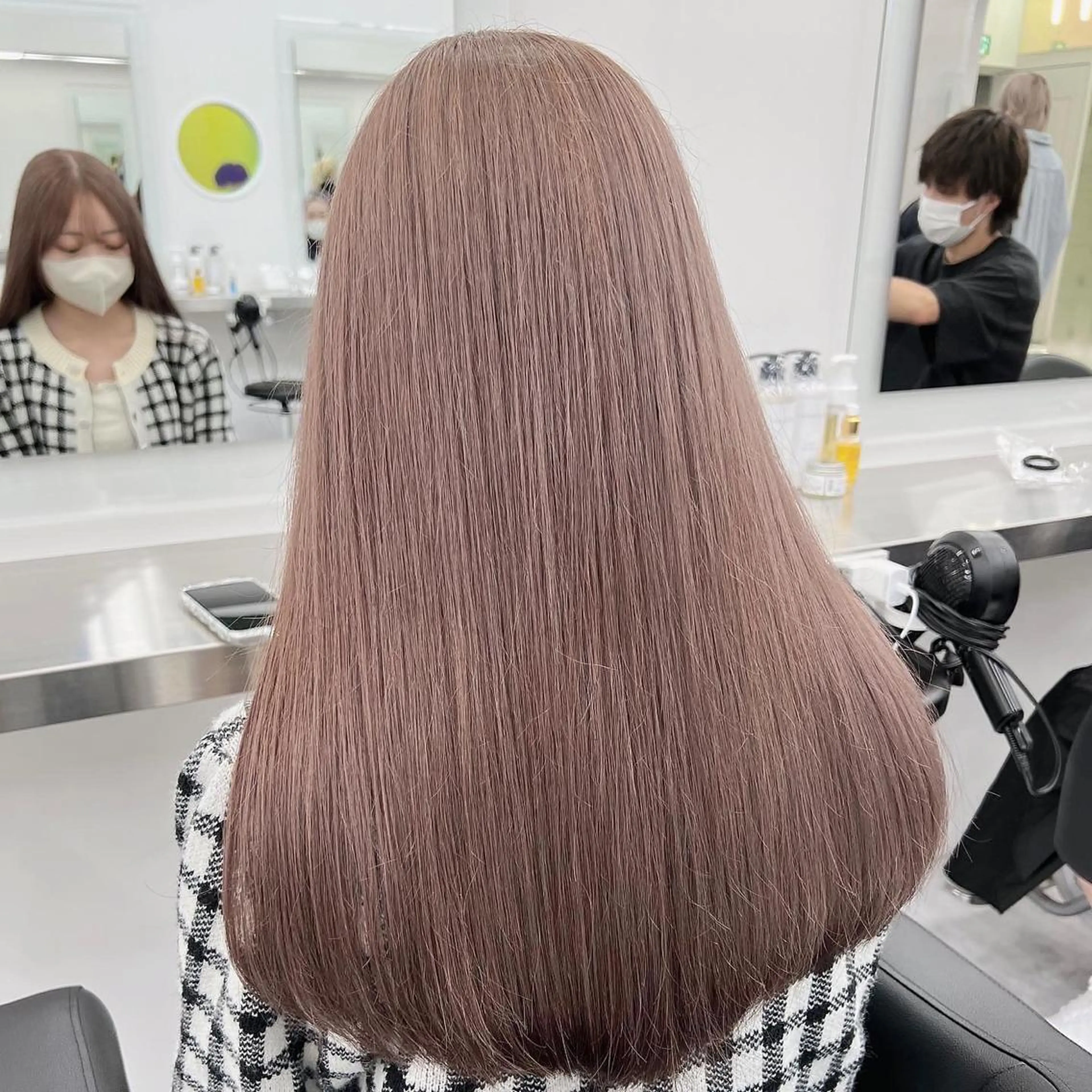 ロング 透明感♡グレージュ ♡ミルクティー♡のヘアスタイル