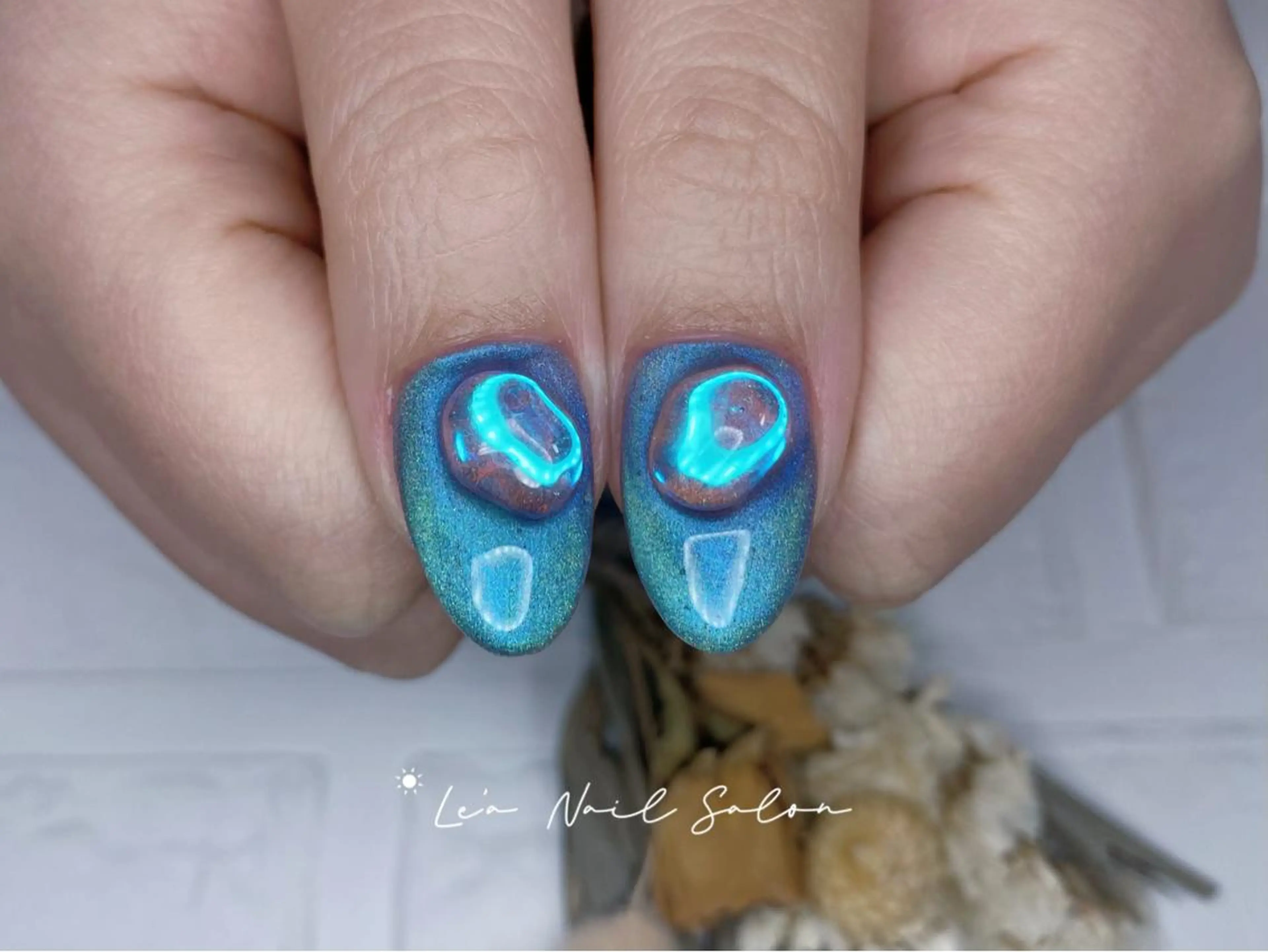 ミディアム カラー ネイル Lea NAILsalon所属・Le’a NailSalonのネイルデザイン