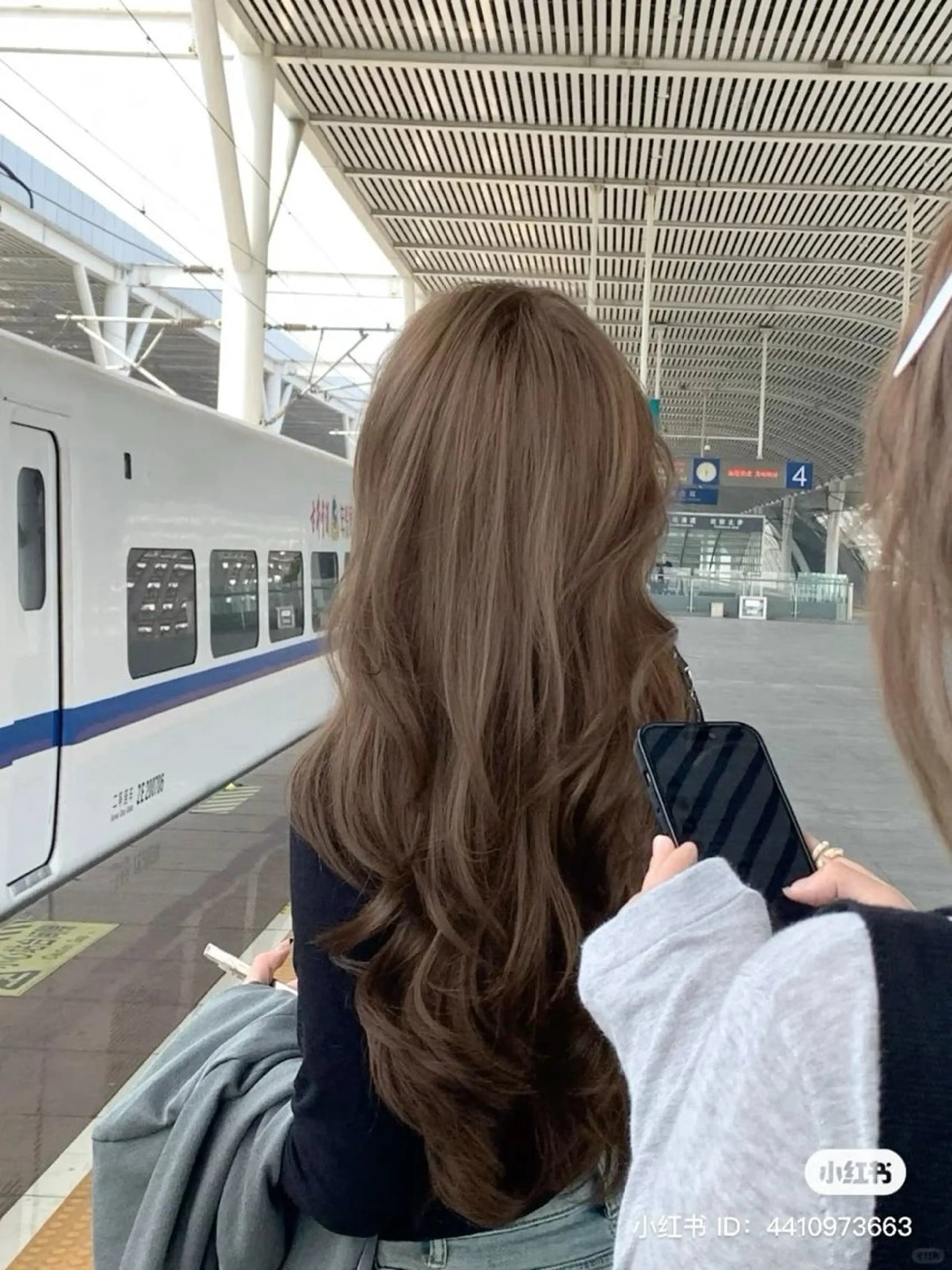 ロング ヘアカラー 韓国風暗髪ヘア🤍 🫧MIREIのヘアスタイル