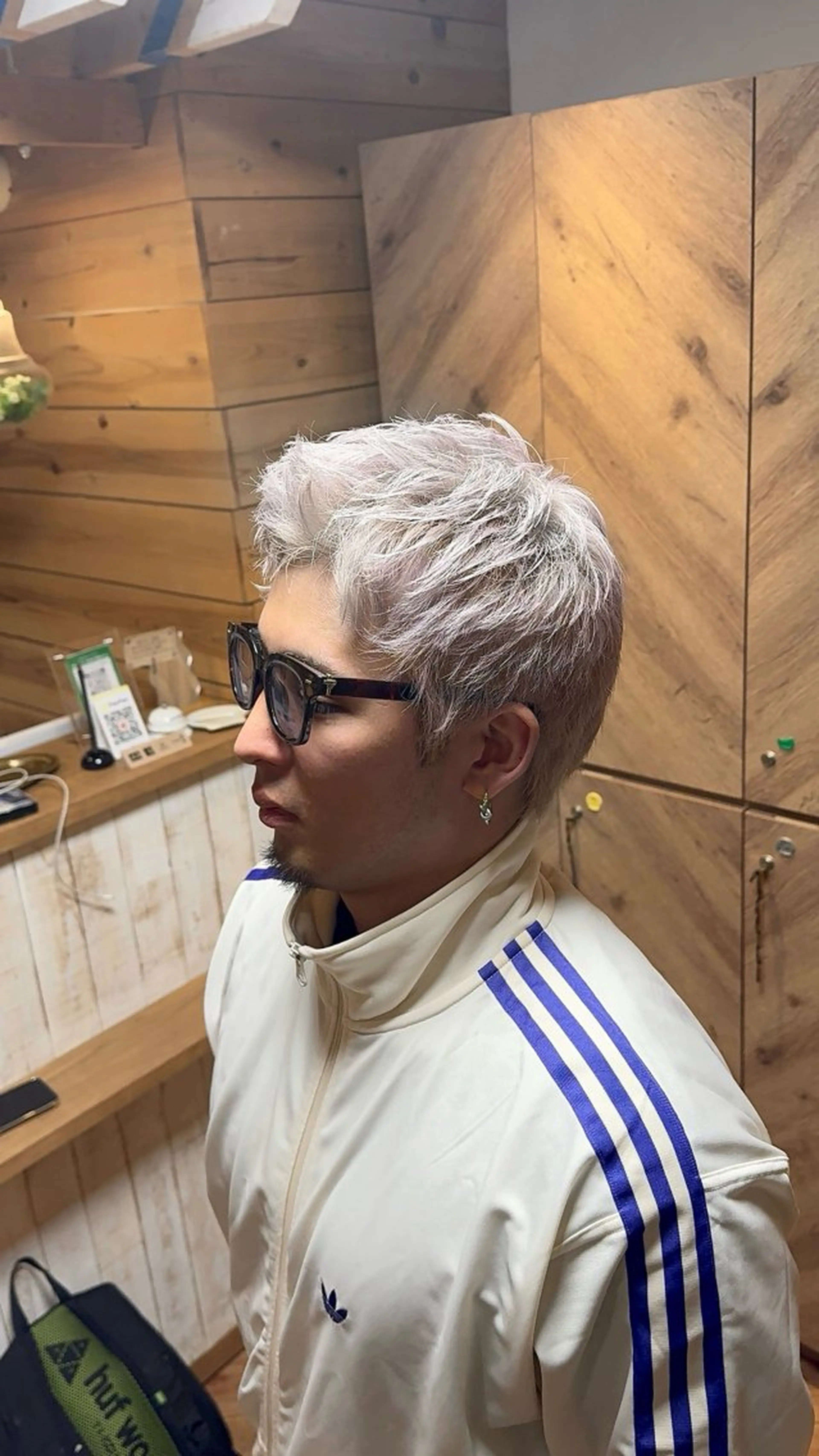 ショート カラー メンズ メンズブリーチ ブリーチ ケアブリーチ カット ヘアカラー トリートメント little×PORTO 元町店所属・藤本 あさひのヘアスタイル