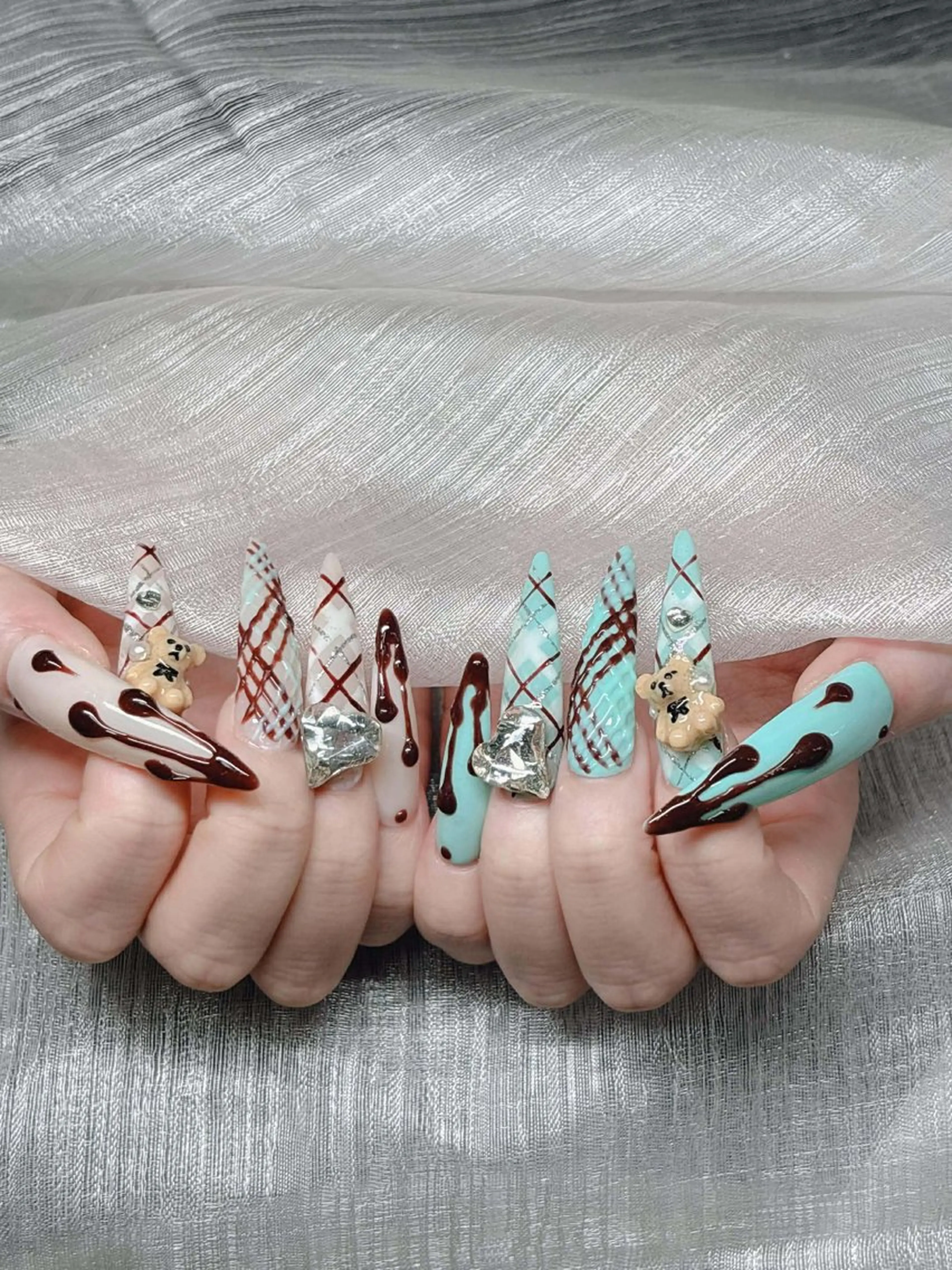 ネイル ハンドネイル Lee Nailsのネイルデザイン