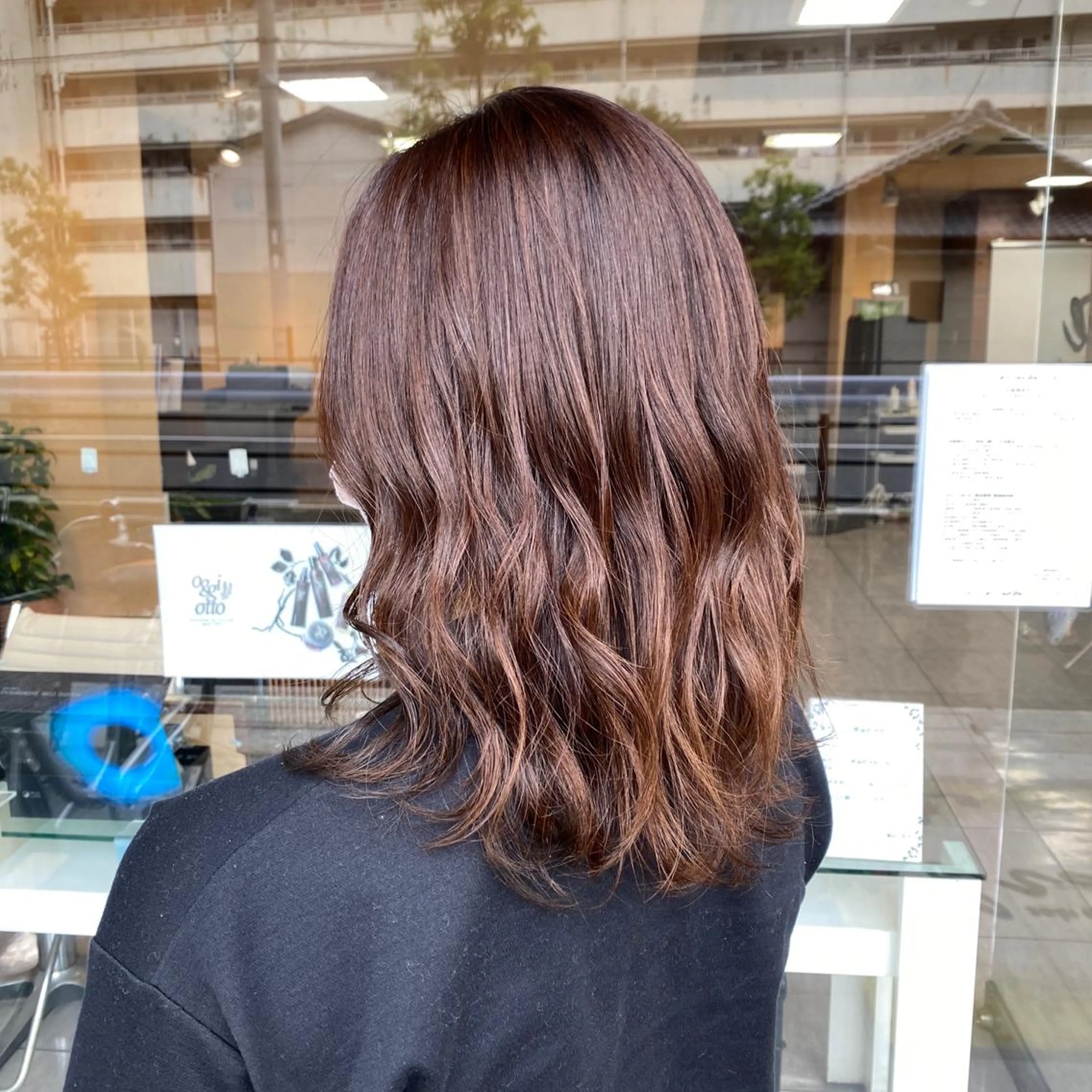 カラー インナー×縮毛矯正 ピンクカラー澤井里菜のヘアスタイル