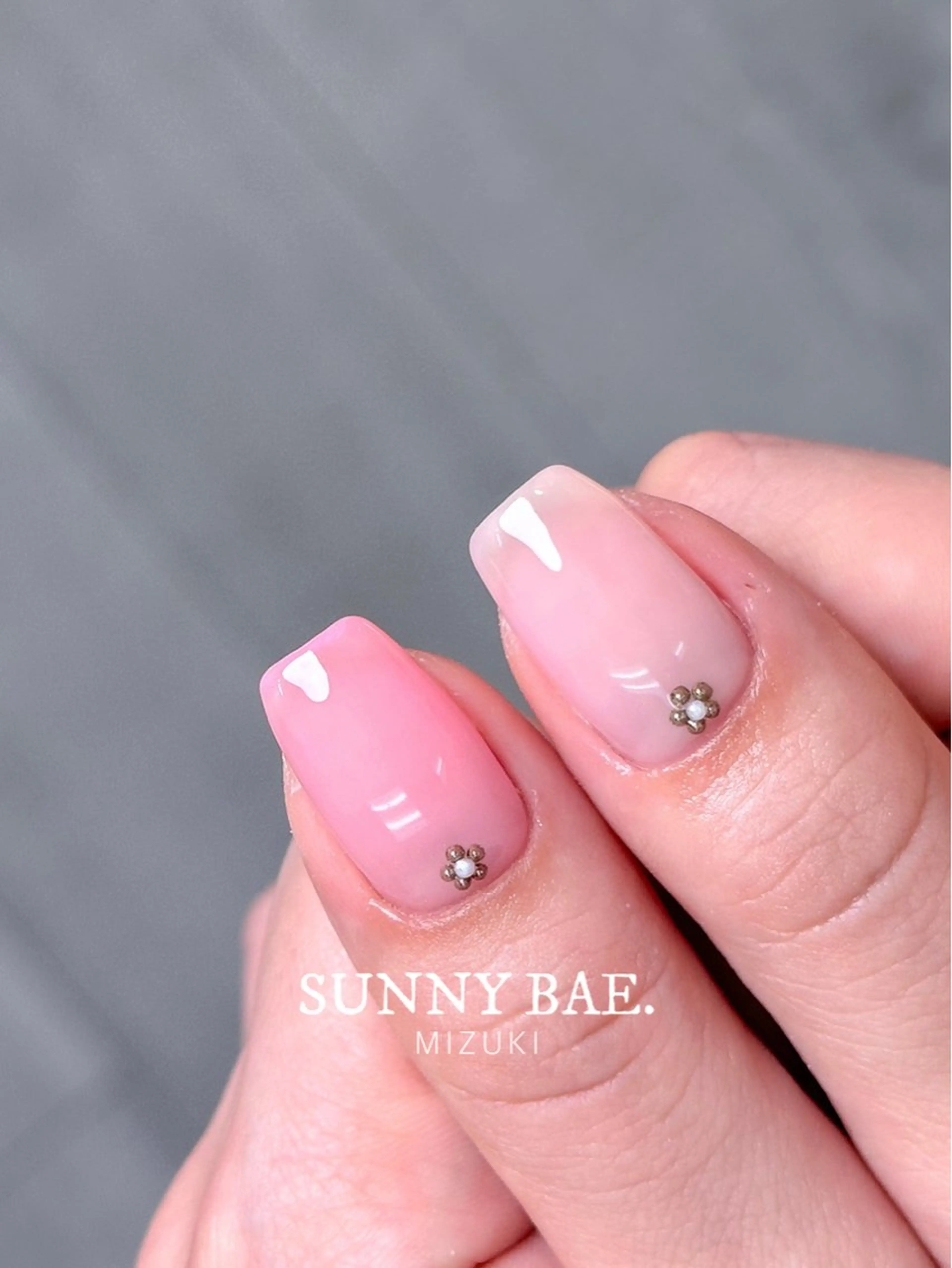 ネイル フラワーネイル ミラーネイル ワンカラーネイル ピンク 春ネイル SUNNY BAE. 🌼MIZUKIのネイルデザイン