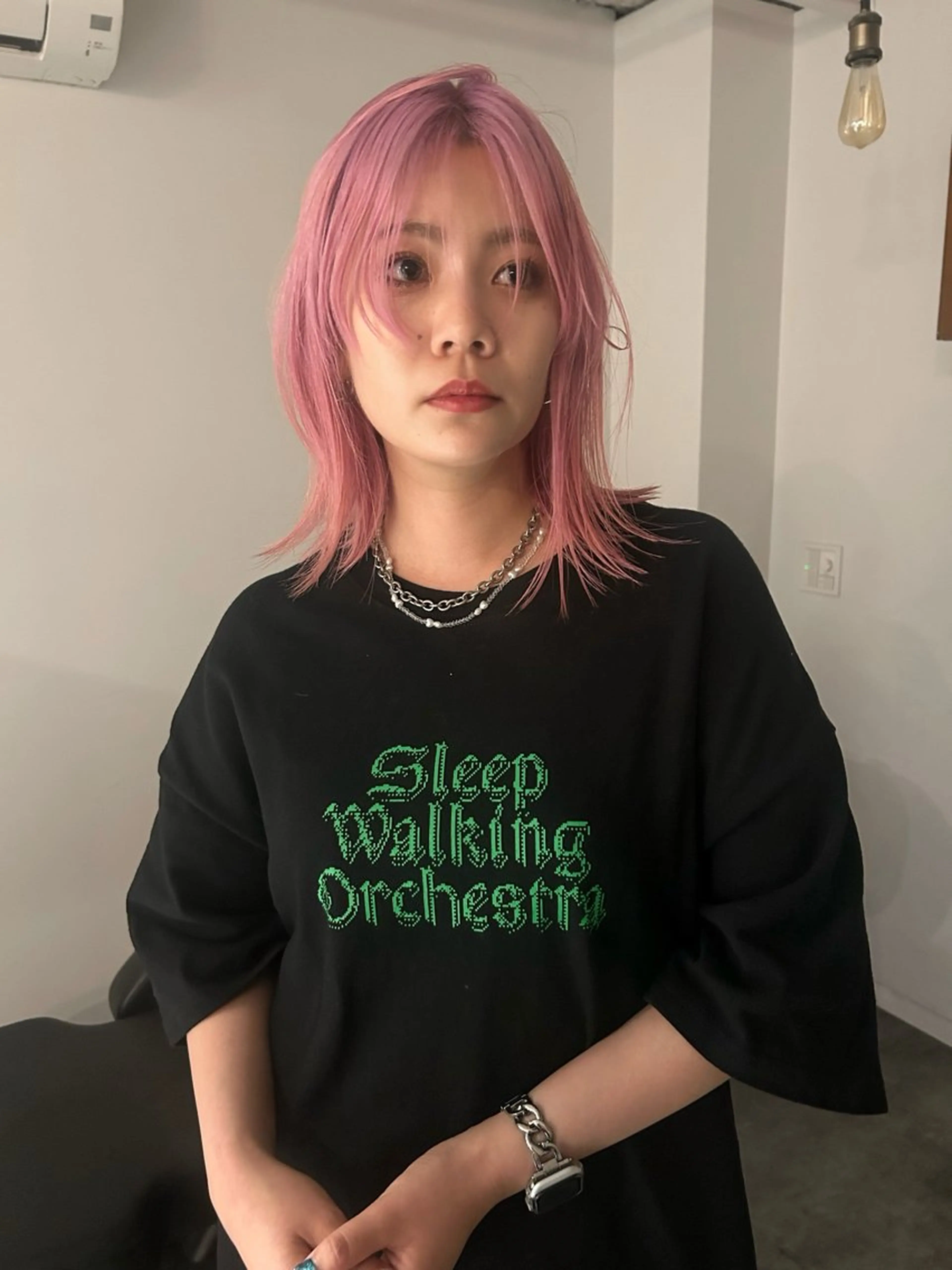 ミディアム カラー ブリーチ ケアブリーチ ハイトーンカラー ピンクカラー カット ヘアカラー トリートメント Loom.所属・村上雅人 ナチュラルモードのヘアスタイル