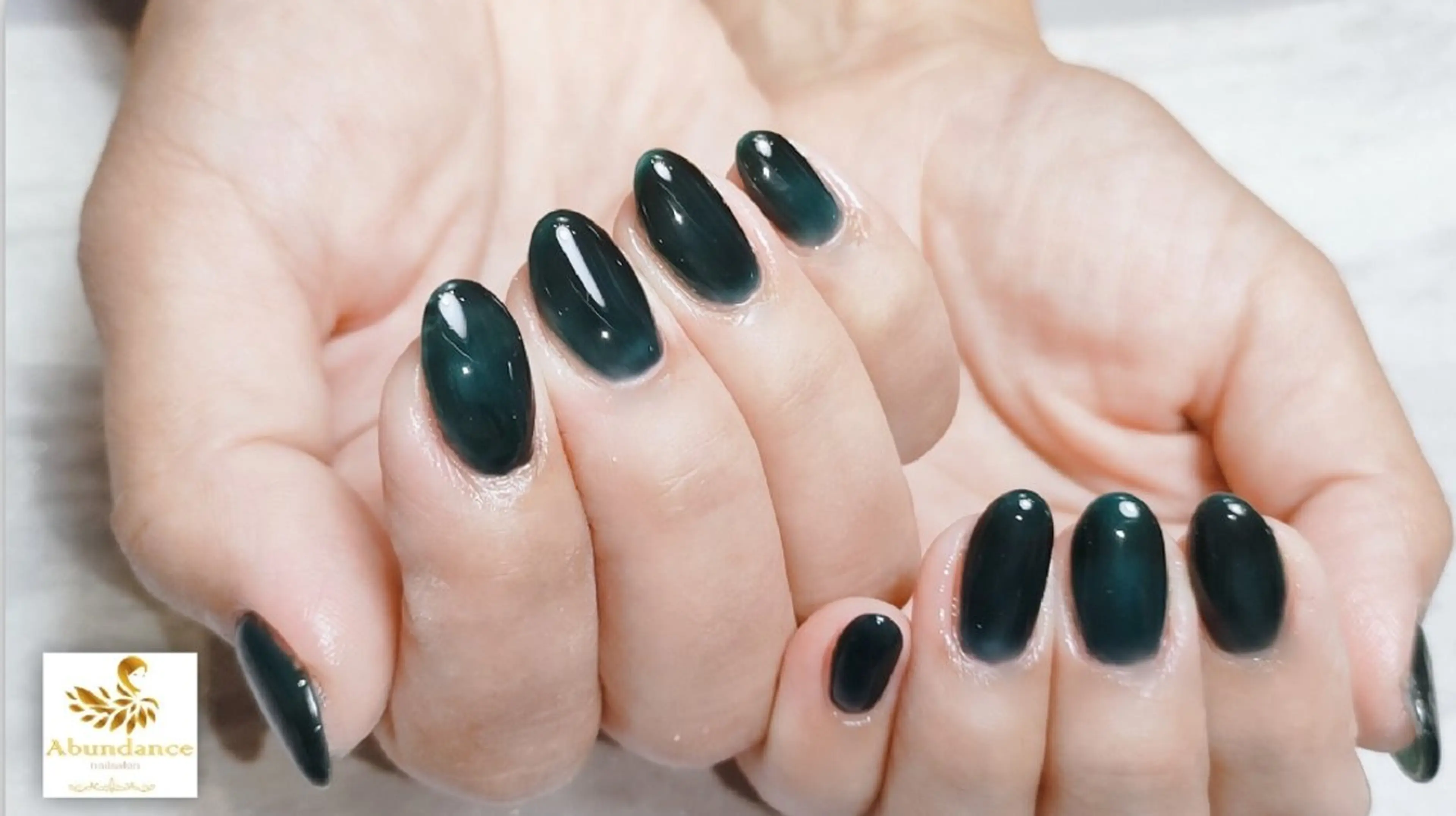 ネイル グリーン ハンドネイル 完全予約制個室サロン Abundancesのネイルデザイン