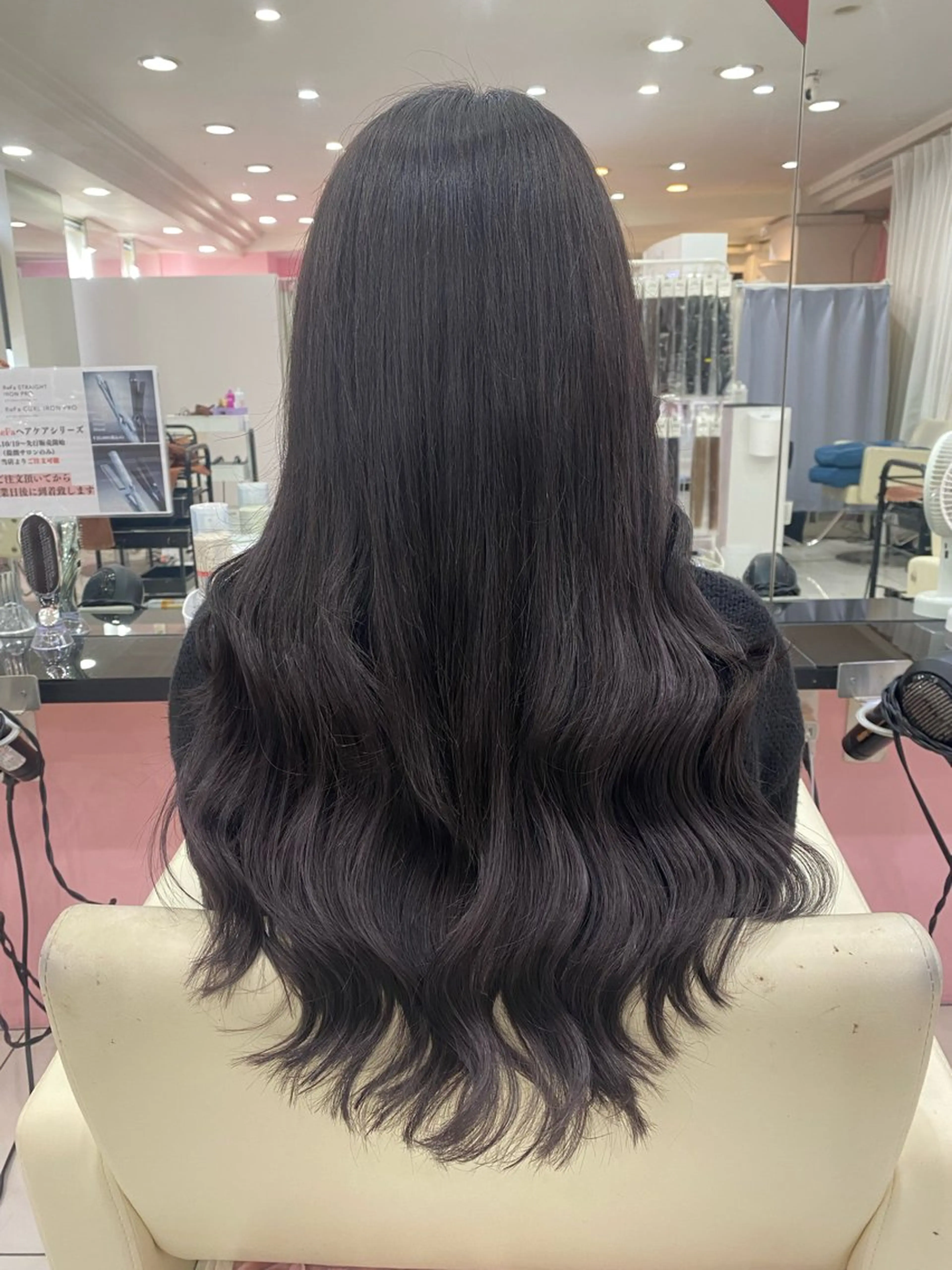 ロング illfrere所属・illfrere MOMOKAのヘアスタイル