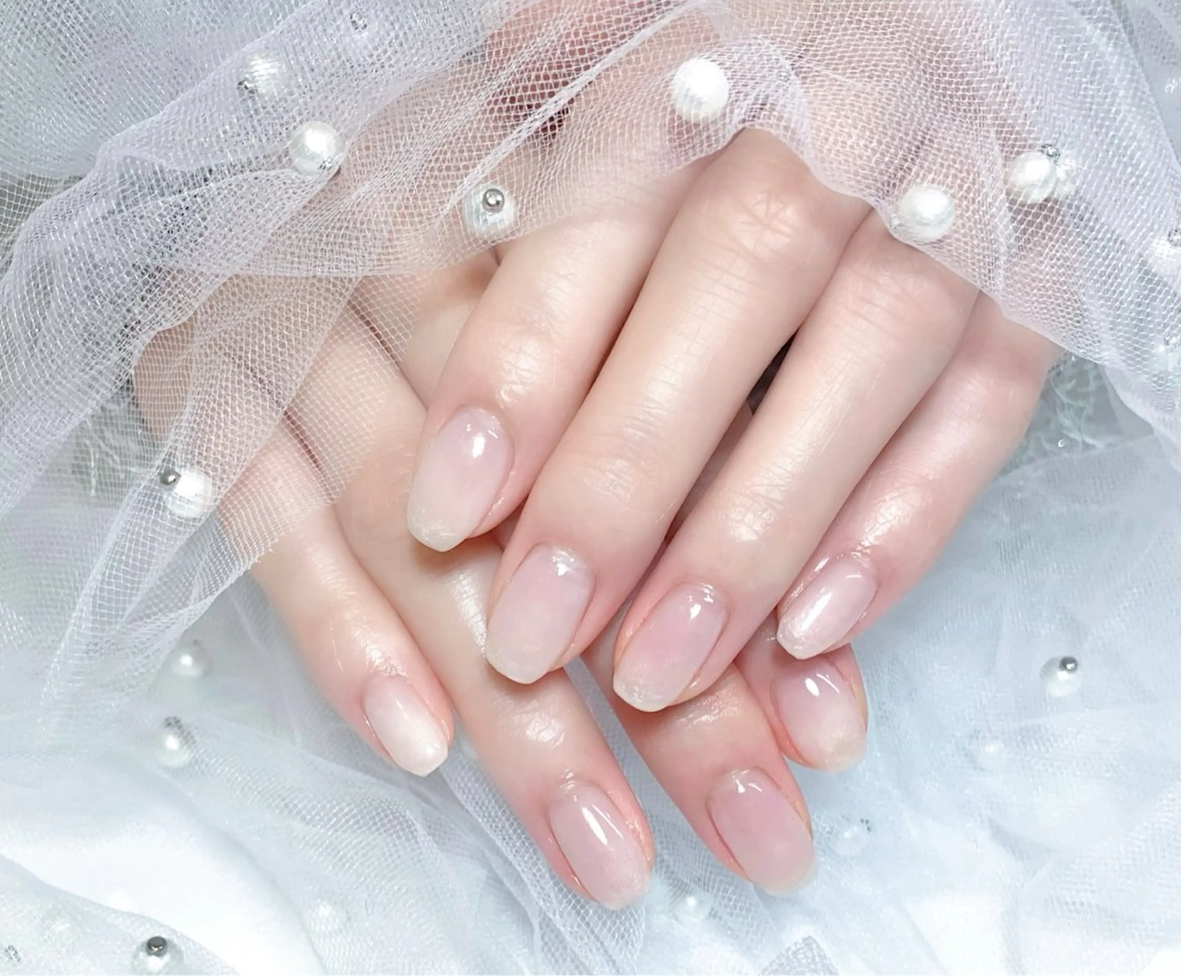 ネイル ラメ(グリッター) ワンカラーネイル ホワイト Chat　noir所属・【chatnoir】 MIYUのネイルデザイン