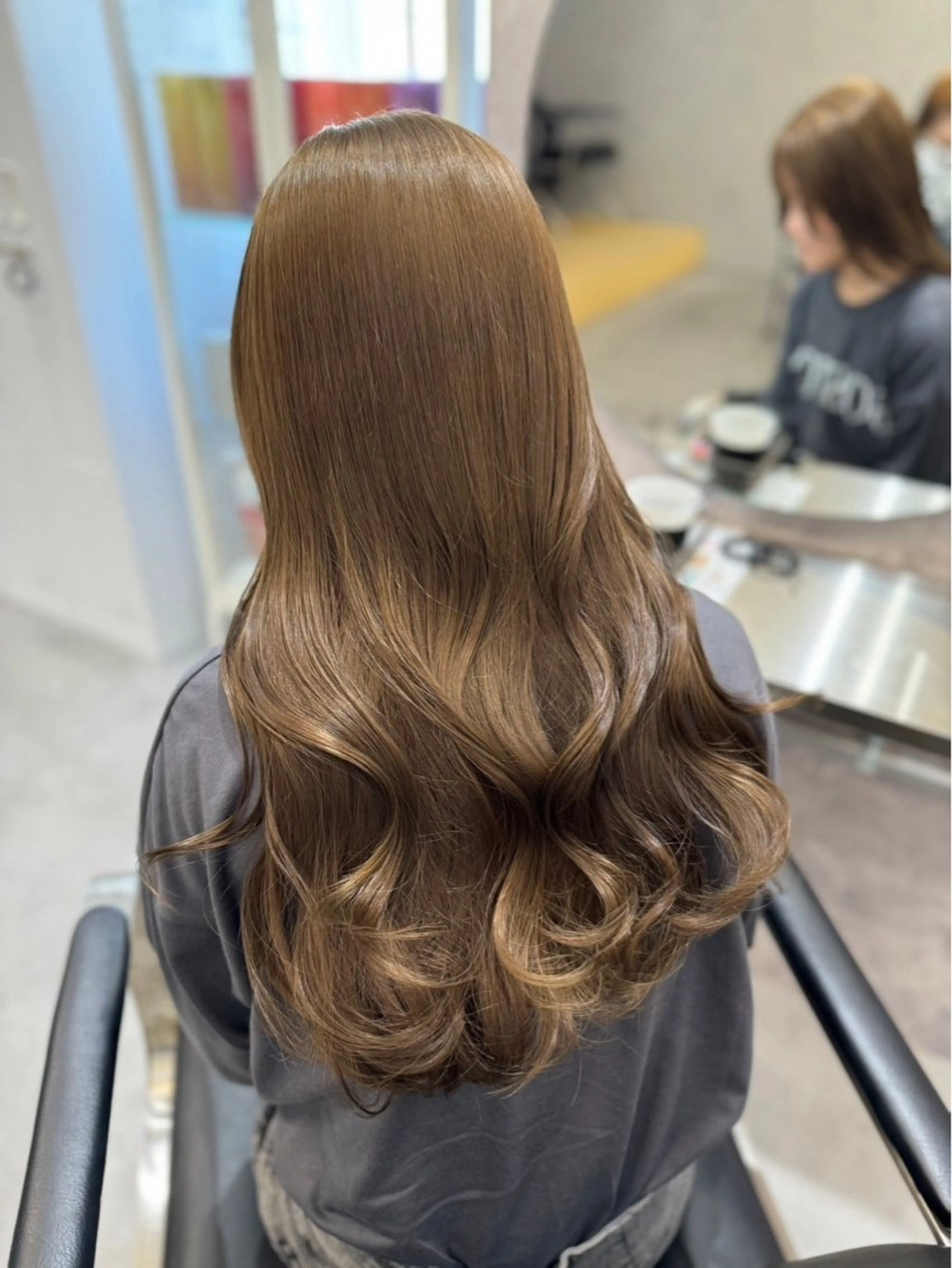 カラー 梅田/ベージュ／ 艶カラー／三宅空翔のヘアスタイル