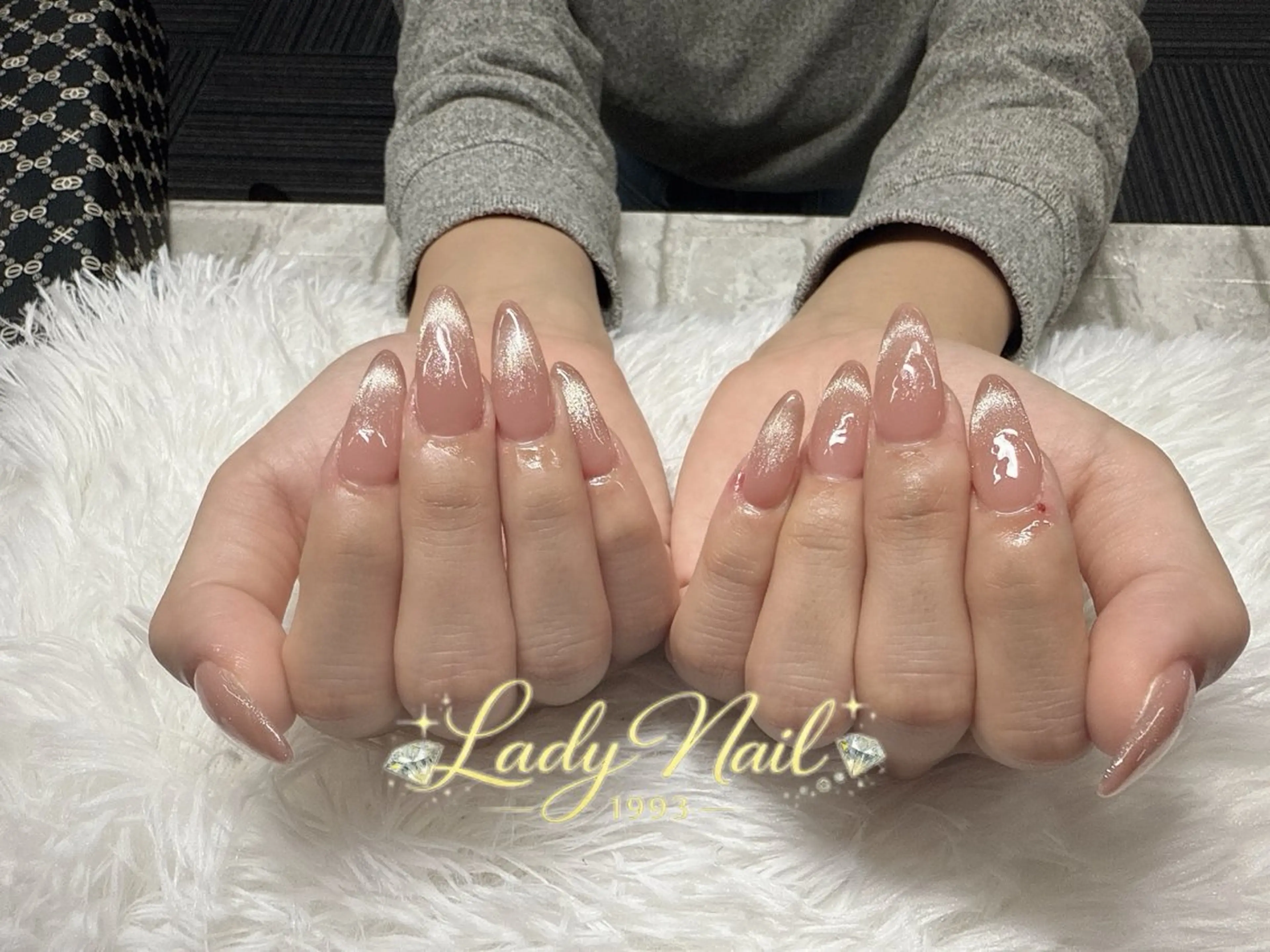 ネイル 長さ出し ワンカラーネイル シンプルネイル 春ネイル ハンドネイル Lady Nails 1993所属・タナカ フォンのネイルデザイン