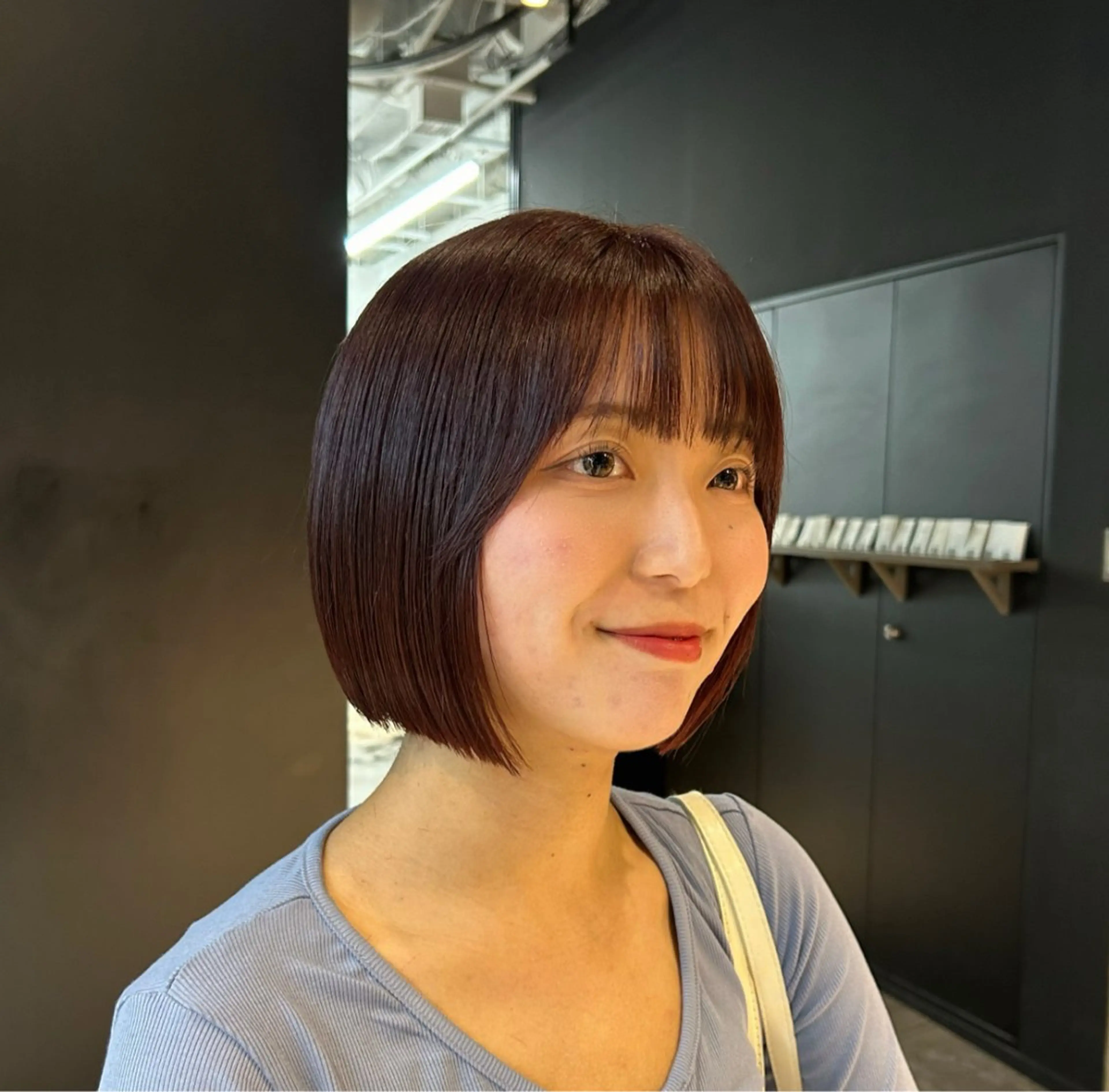 ショート カラー レイヤー/ボブ/透明 感カラー/佐藤奈由のヘアスタイル