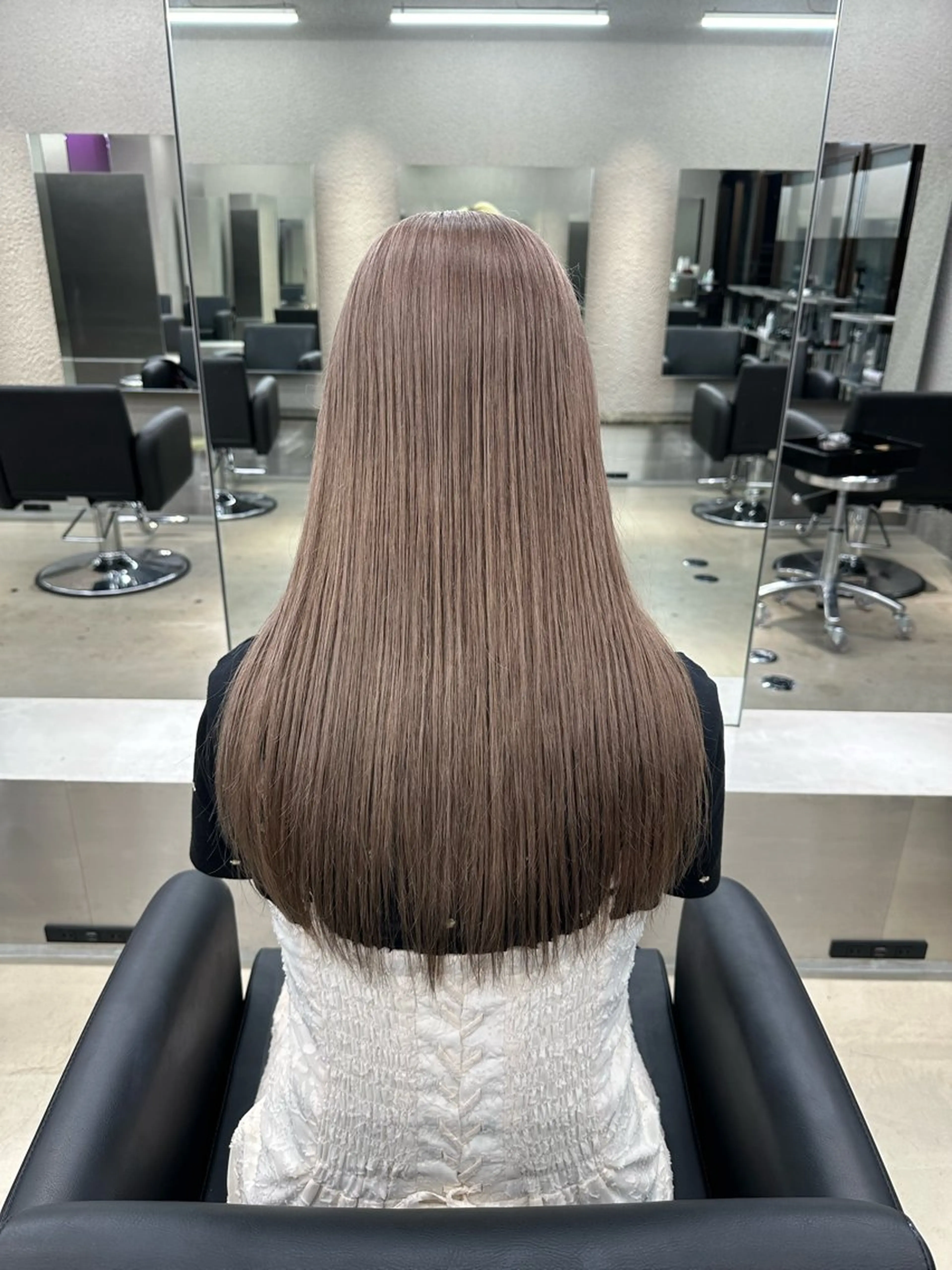 ロング カラー ブリーチ レイヤーカット トリートメント ハイトーン/ 縮毛矯正のヘアスタイル