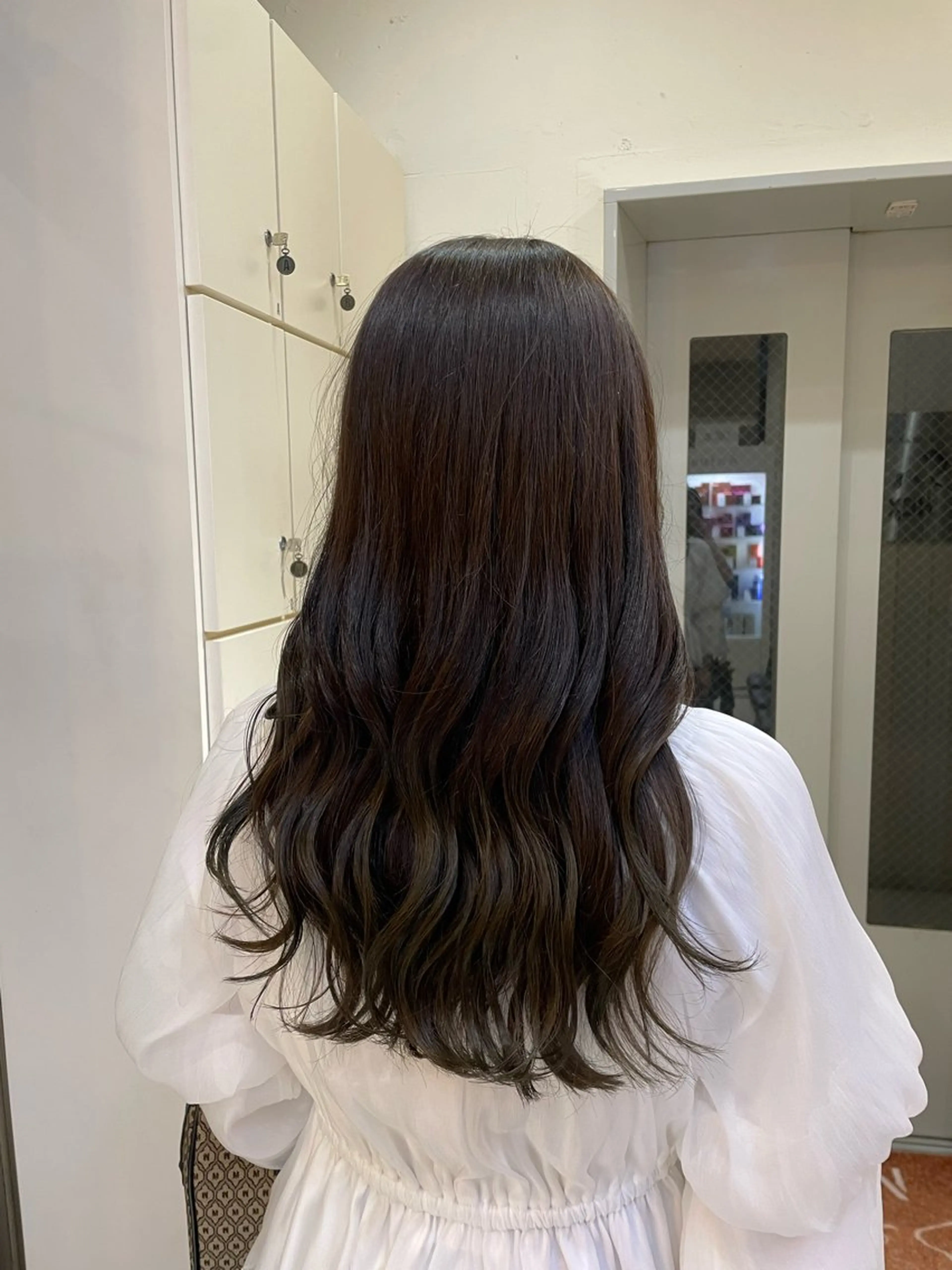 ロング カット ヘアカラー トリートメント mao♡ベージュ/ 顔周りカットのヘアスタイル