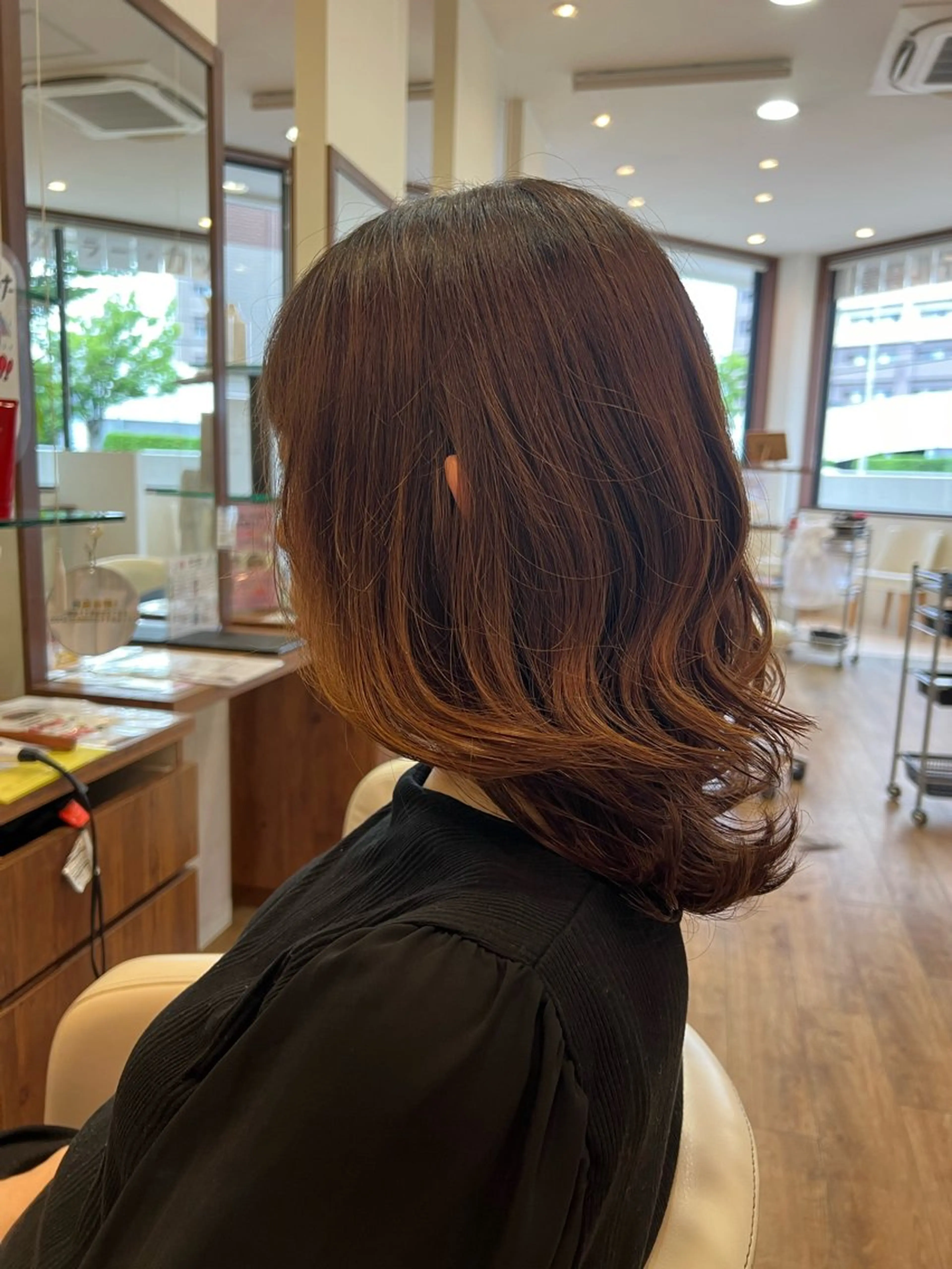 ミディアム レイヤーカット 一戸 大和のヘアスタイル