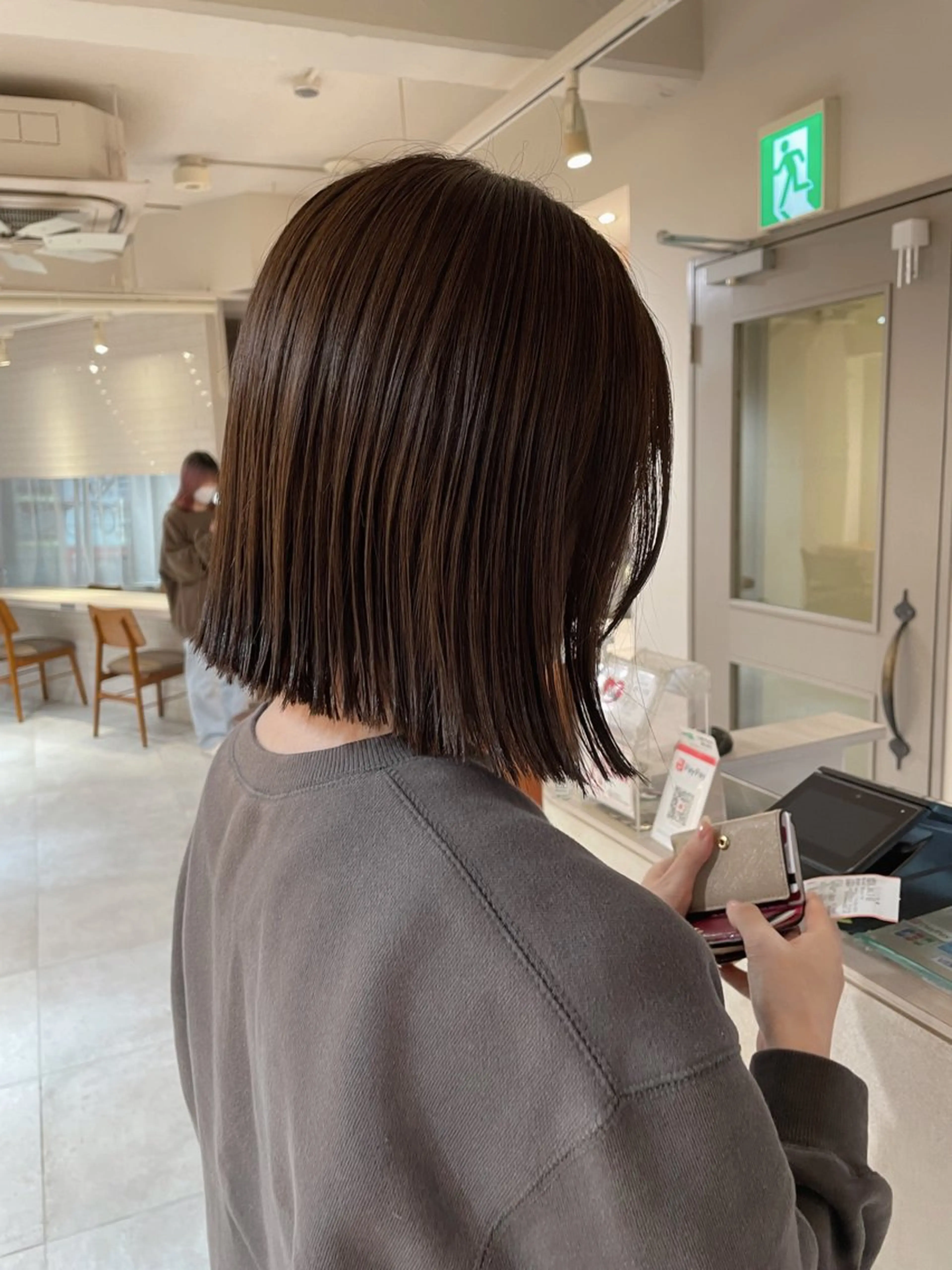 ミディアム ボブ カット トリートメント 切りっぱなしボブ ソノキユウカのヘアスタイル