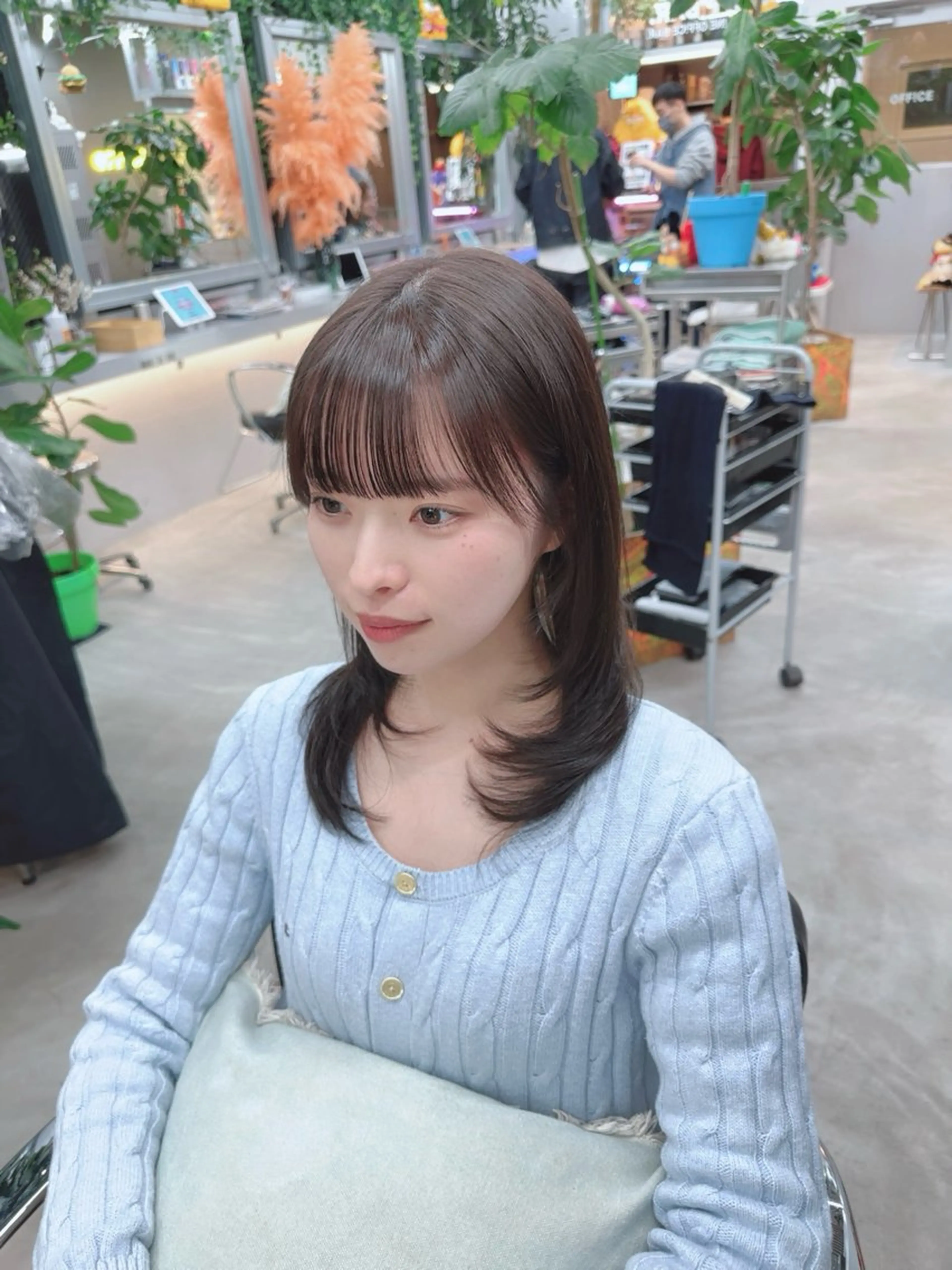 ミディアム カラー カット ヘアカラー トリートメント 岡野 静華のヘアスタイル