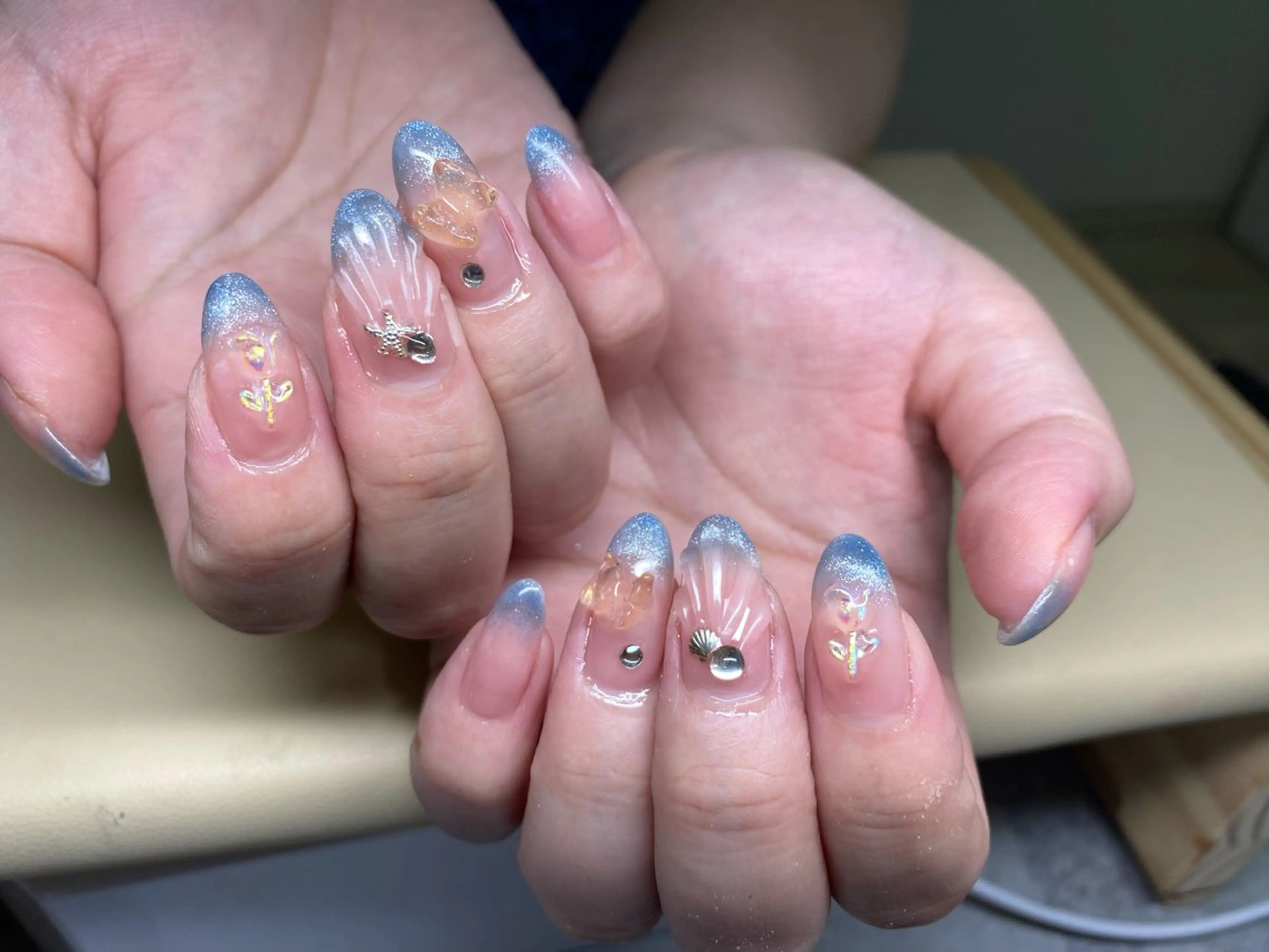 カラー 宇 田川のネイルデザイン