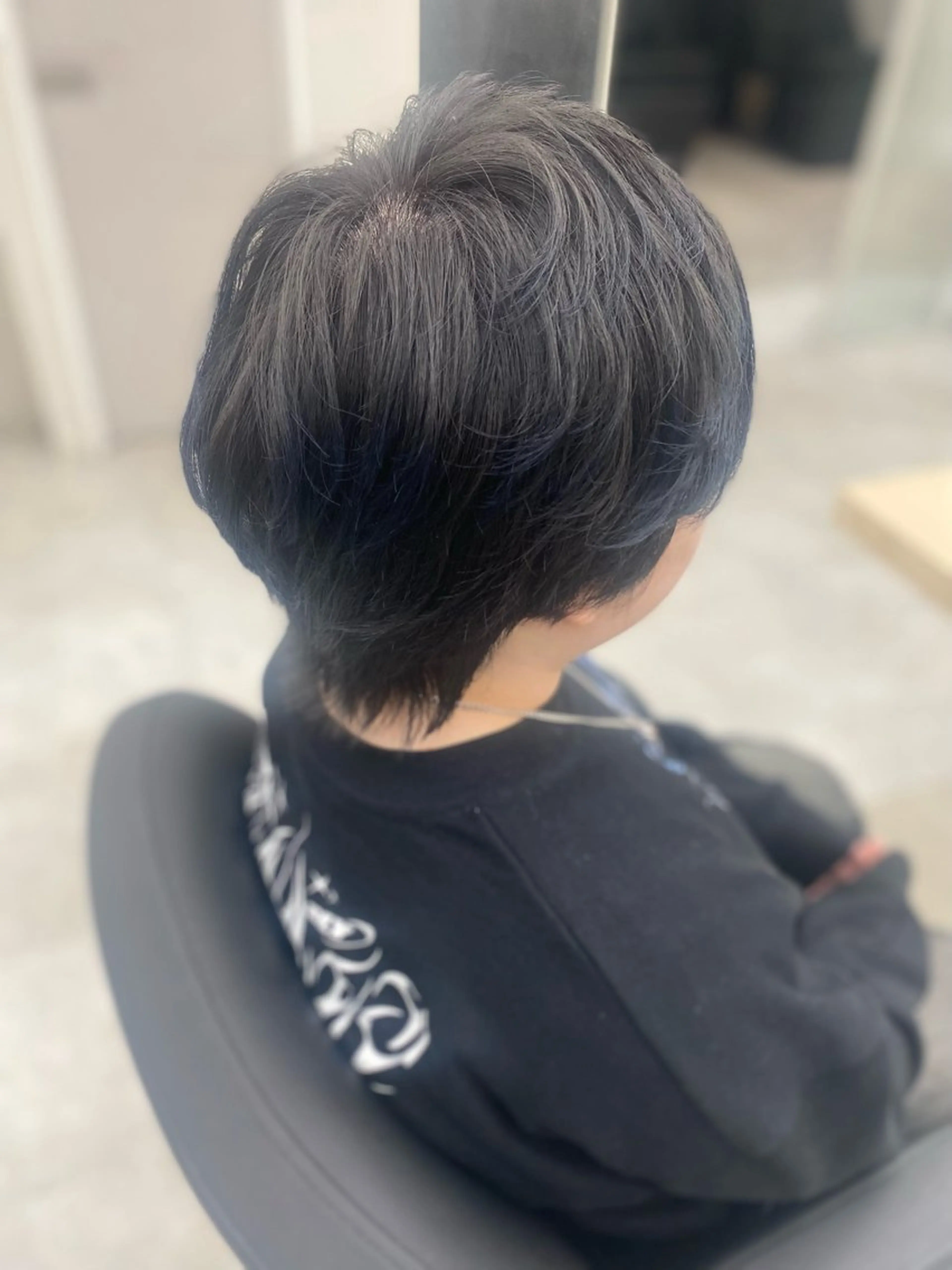 カラー 黒髪 ブルーカラー ブルーブラック EIGHT札幌 🩷Haruka🩷のヘアスタイル