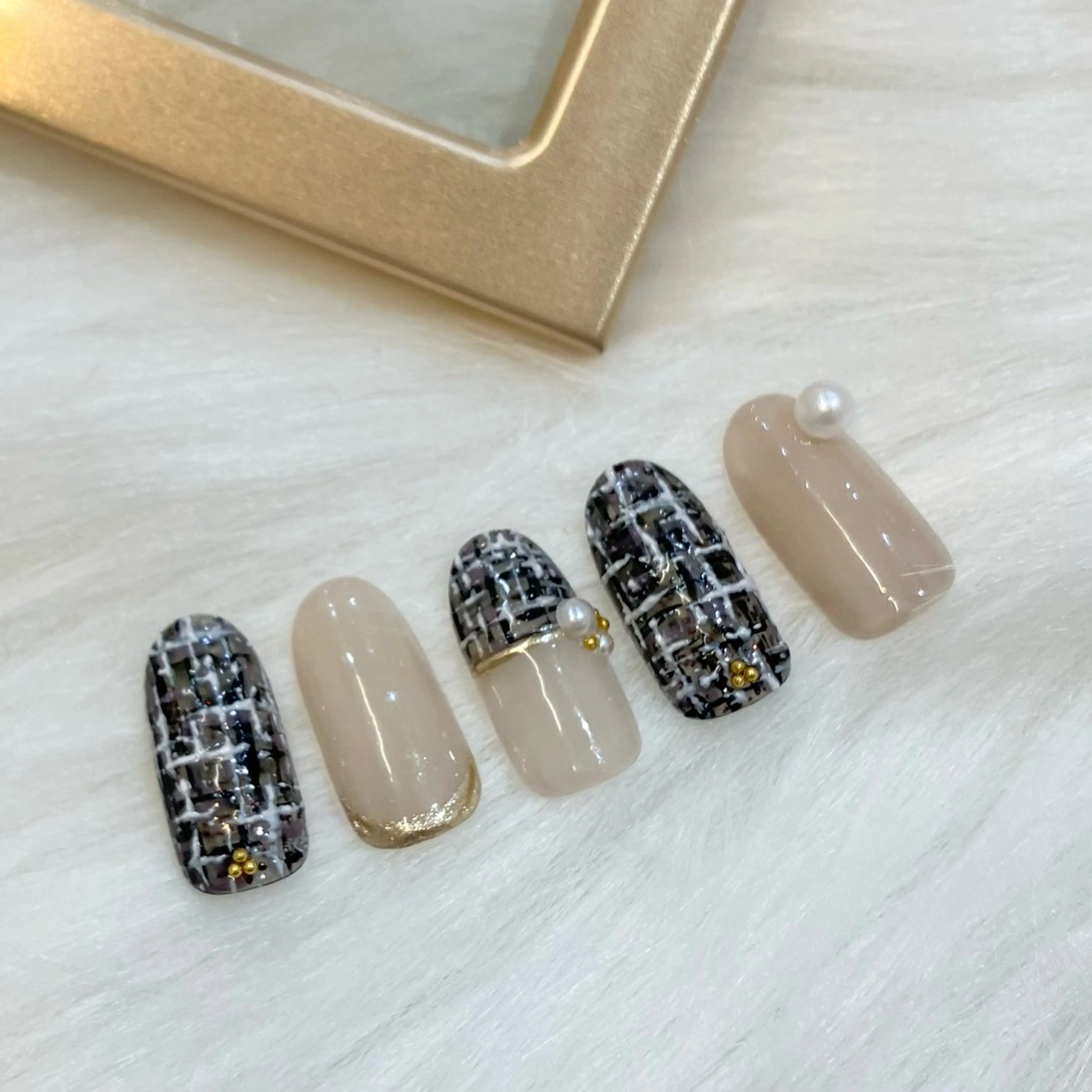 ネイル アートネイル ツイードネイル SALON nawaのネイルデザイン