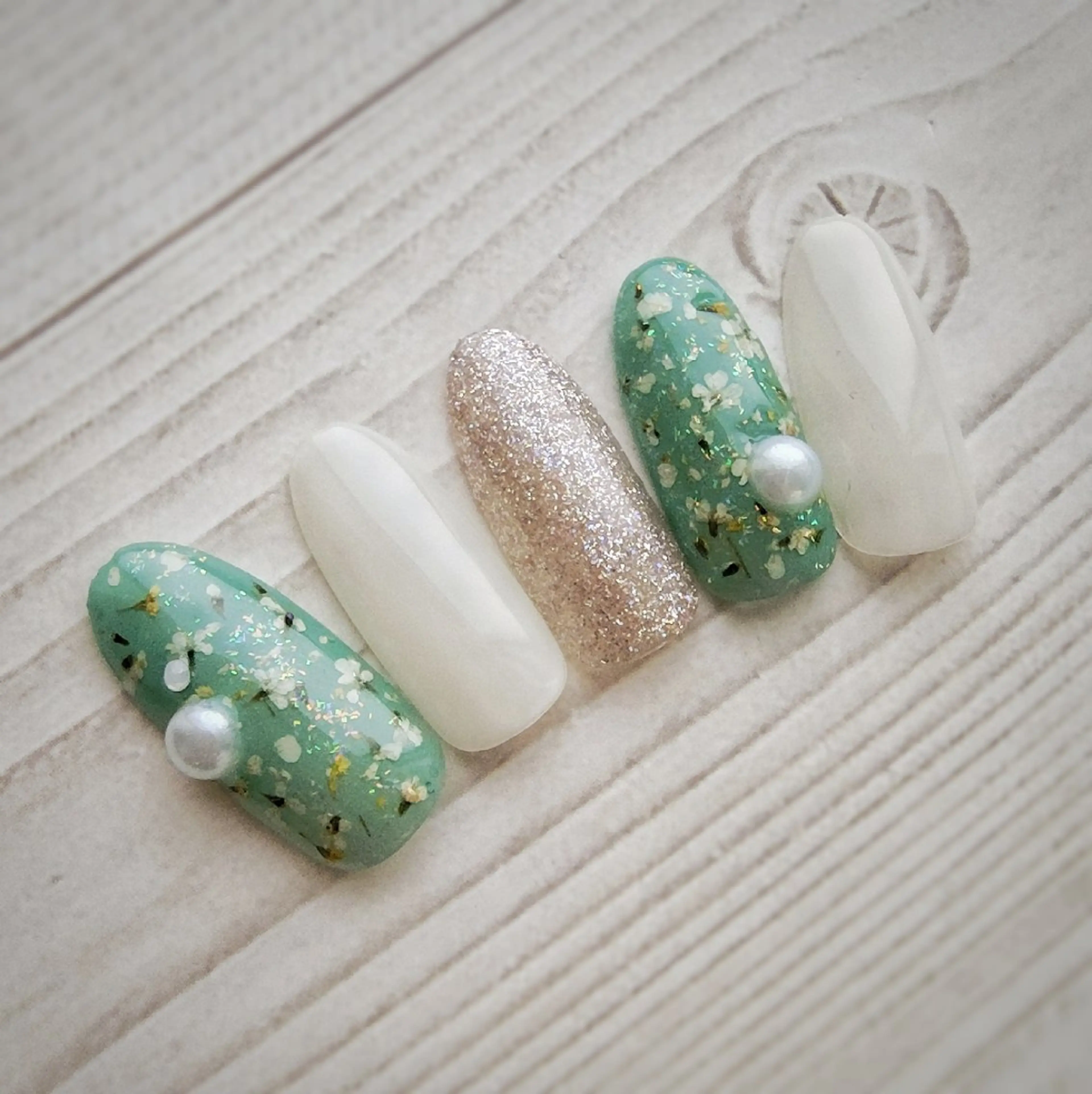 ネイル 春ネイル ハンドネイル 池元 真由美のネイルデザイン