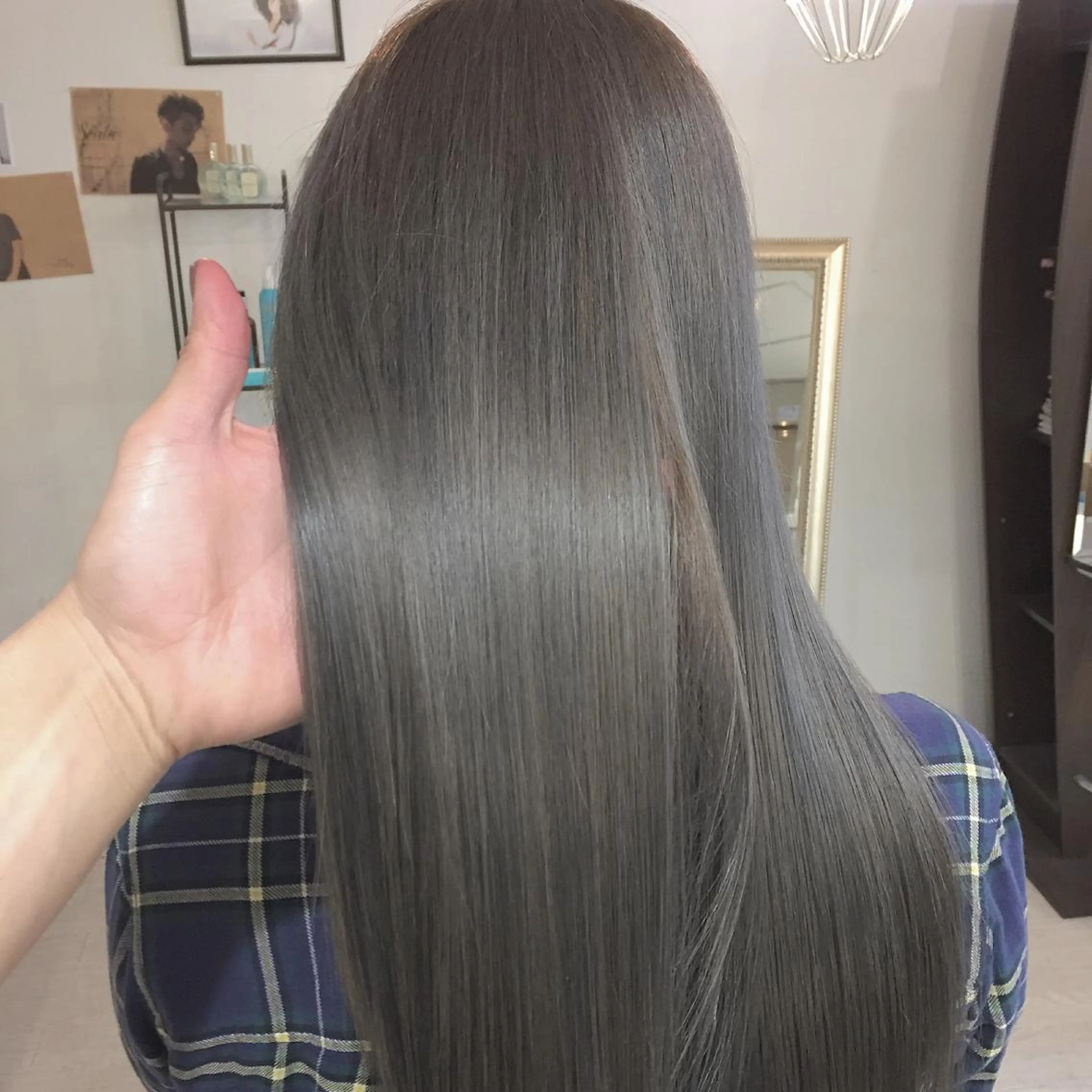 ロング カラー ヘアアレンジ アッシュ シルバー シルバーアッシュ トリートメント ヘアカラー トリートメント ヘッドスパ 🌿海外Style・ KOHEIのヘアスタイル