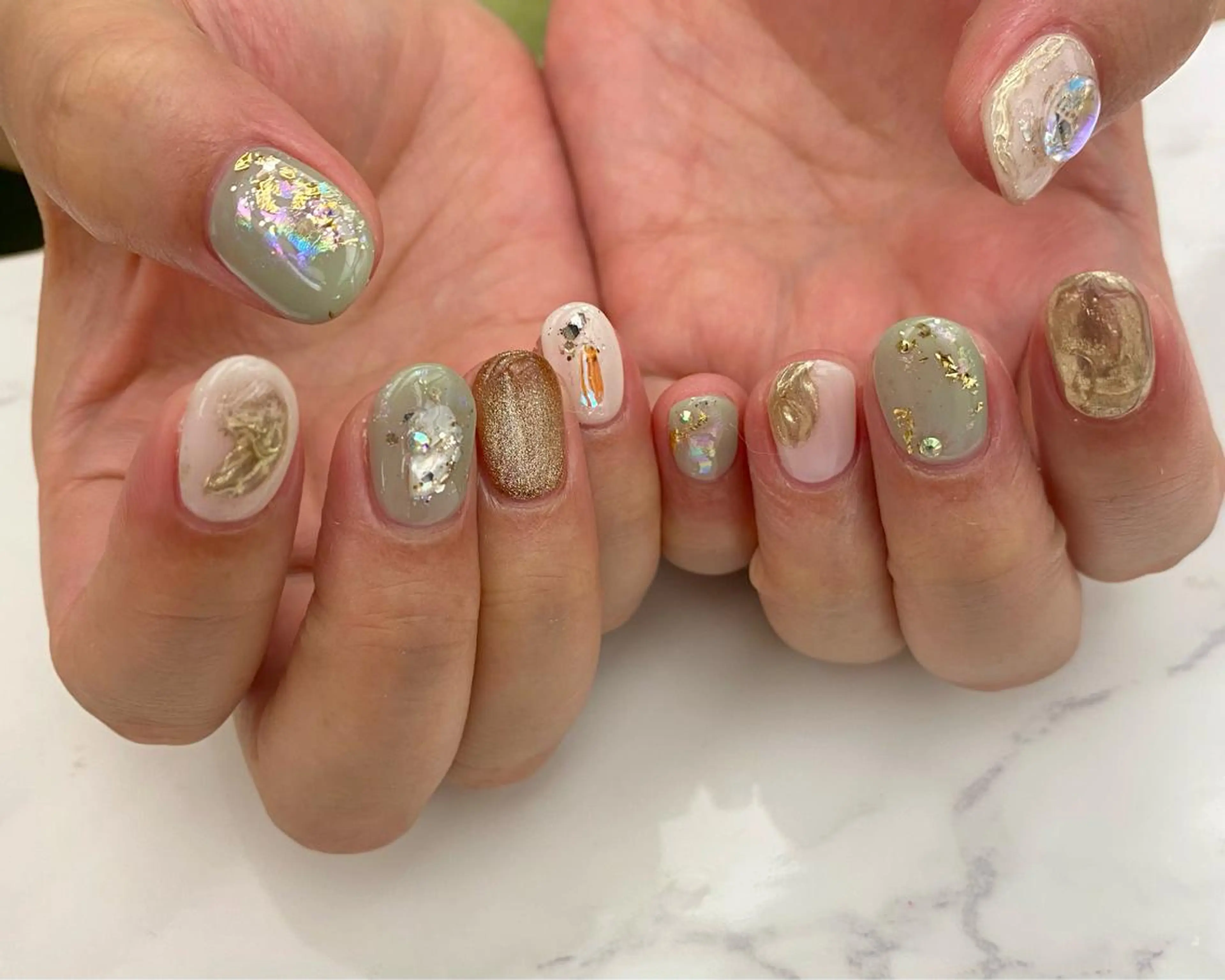 ネイル 安藤 彩乃のネイルデザイン