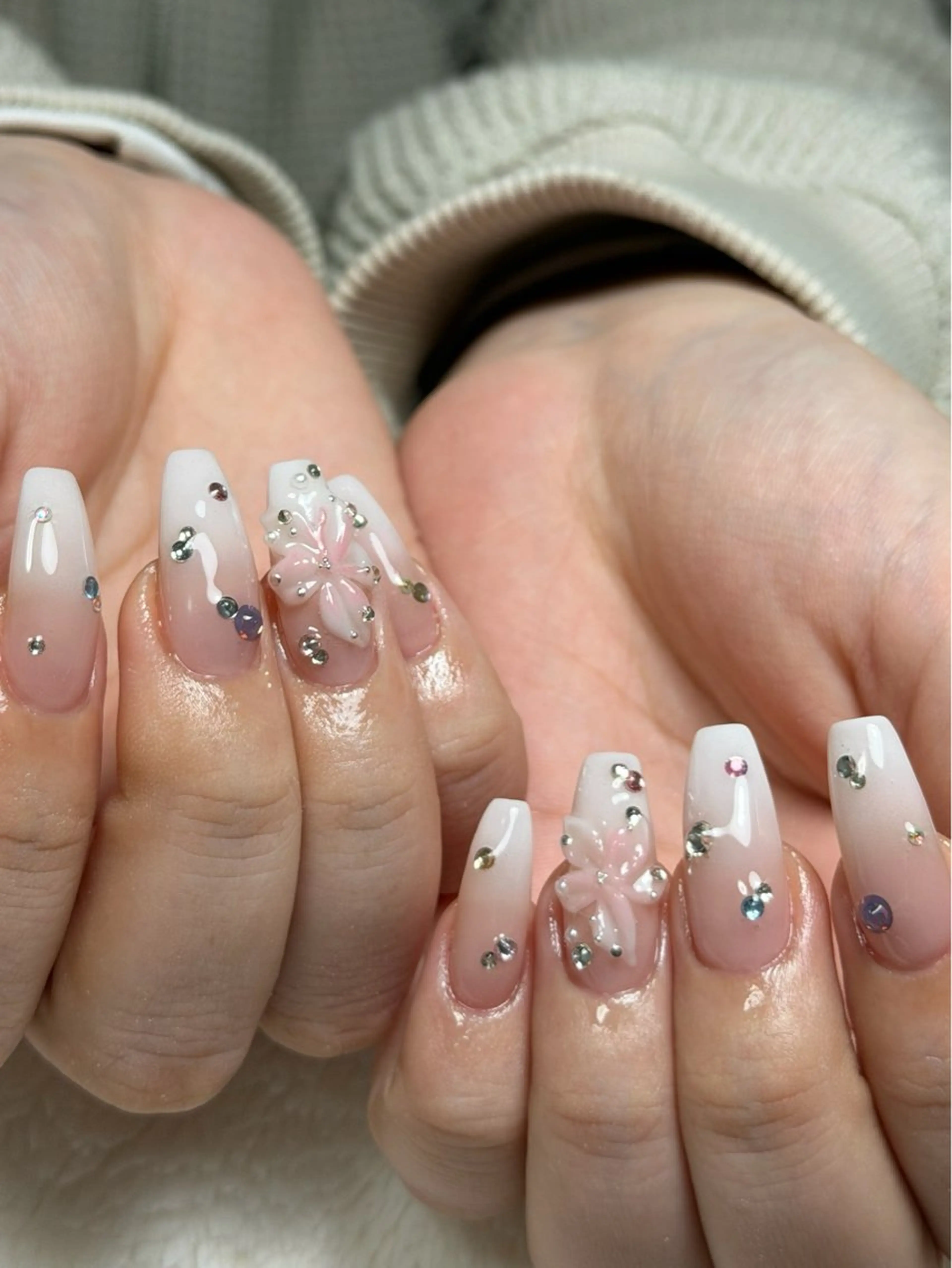 ネイル ハンドネイル dimples yuki🎀 ꒷꒦♡のネイルデザイン