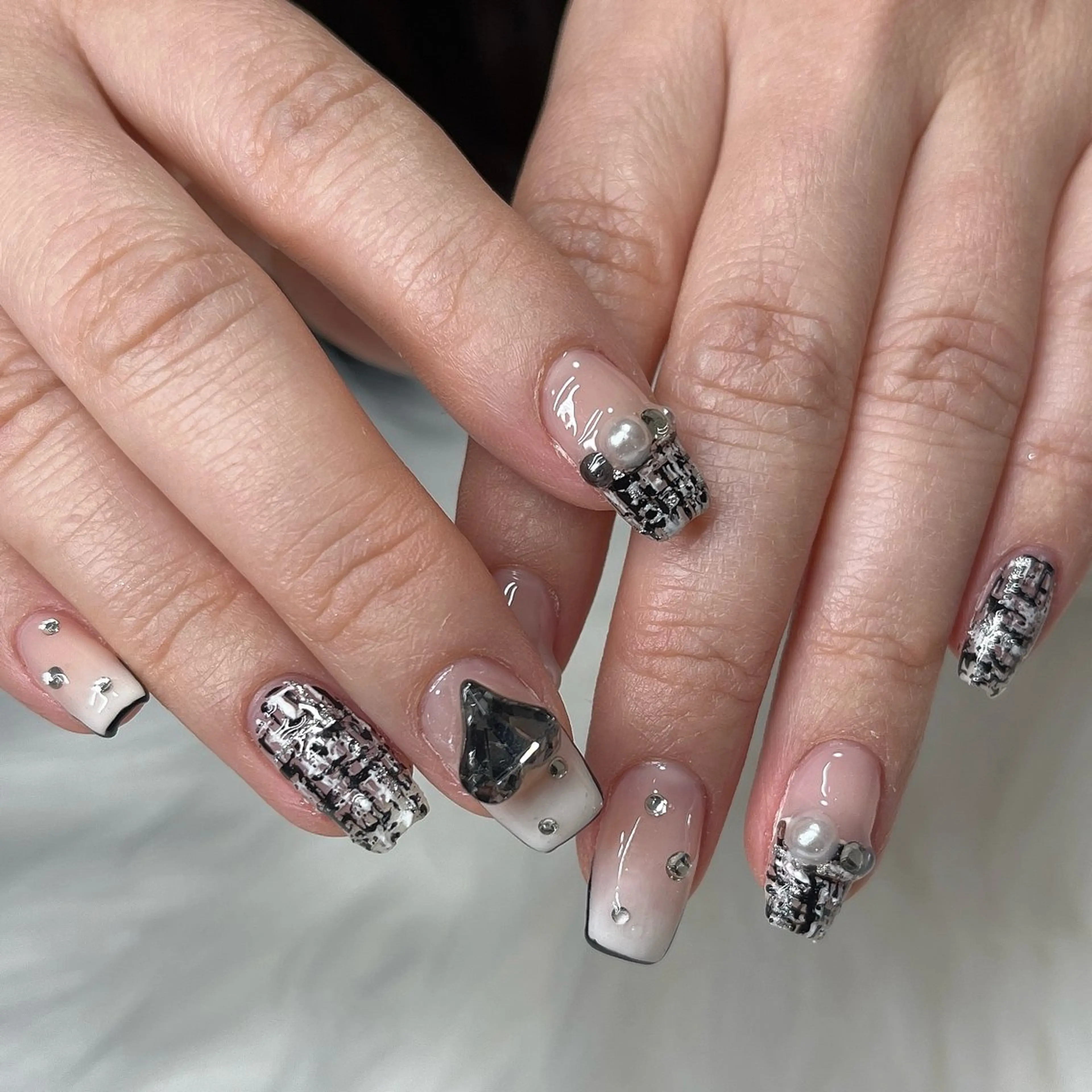 ネイル アートネイル キラキラネイル 韓国ネイル ラメ(グリッター) ロングネイル ハンドネイル 🐕🦺Yappy 💗A-tanのネイルデザイン