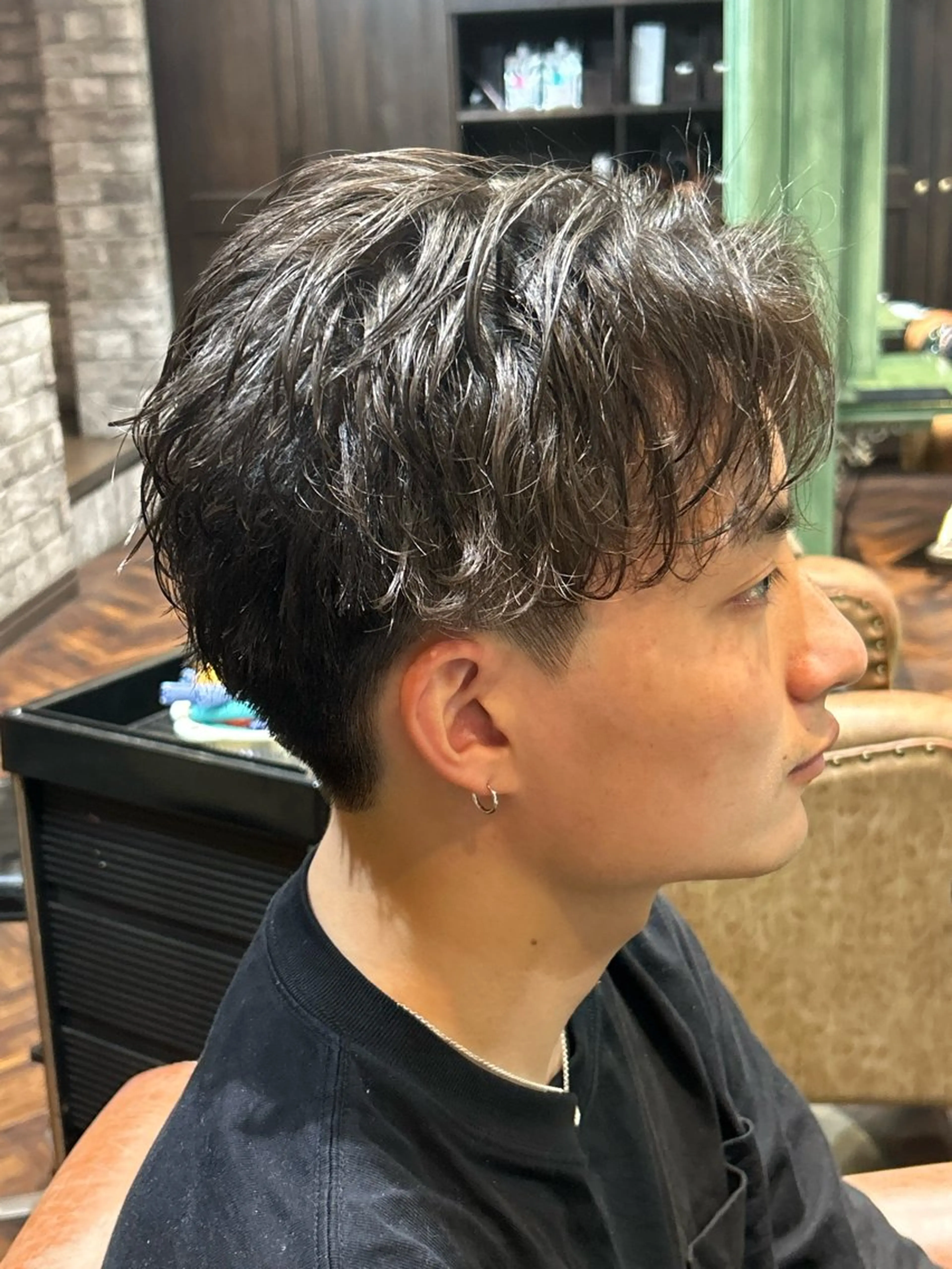 ショート パーマ カット パーマ モナン新宿所属・曲がる縮毛 メンズ 毛流れ 佐々木 優のヘアスタイル