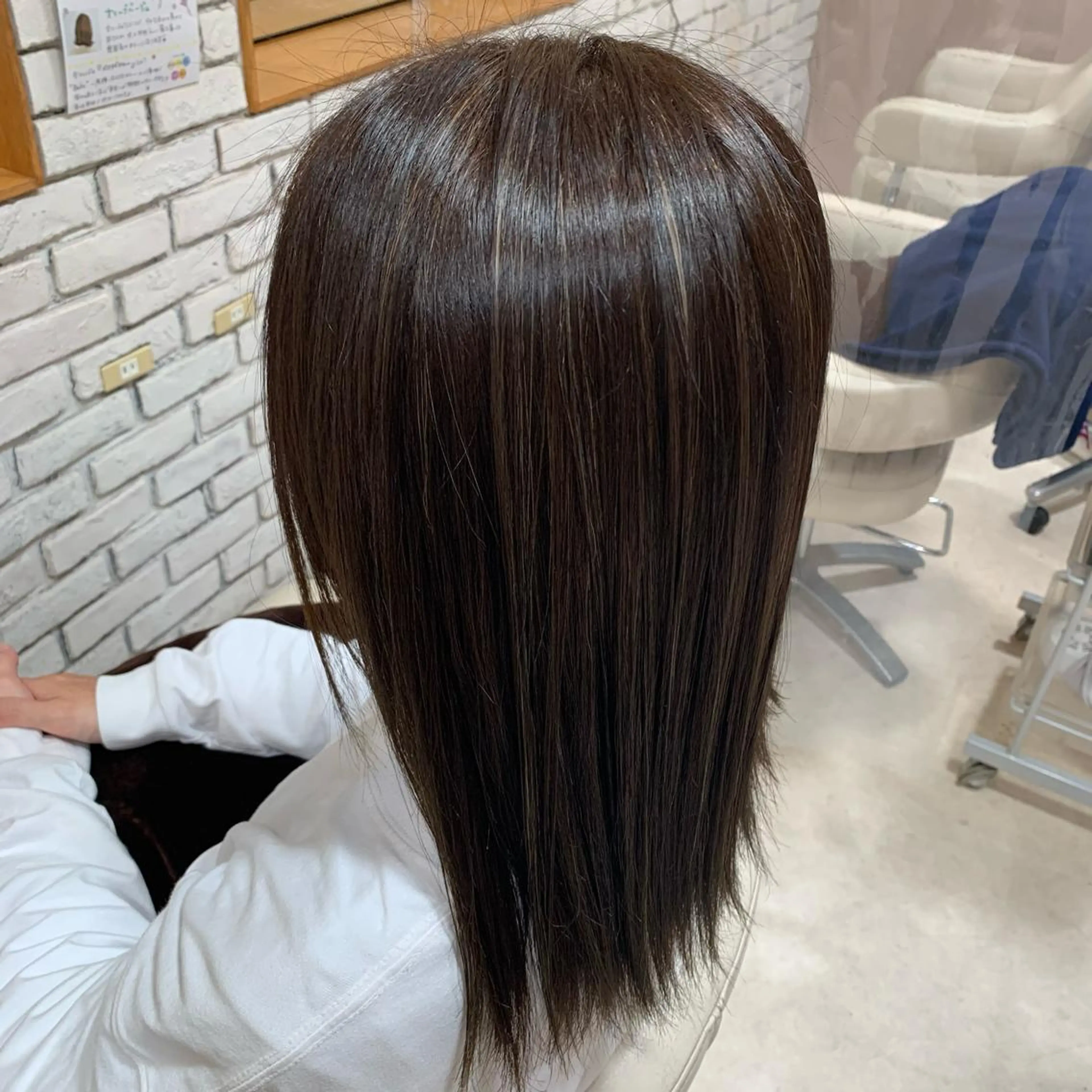 カラー ハイライトカラー 宮本 季奈のヘアスタイル