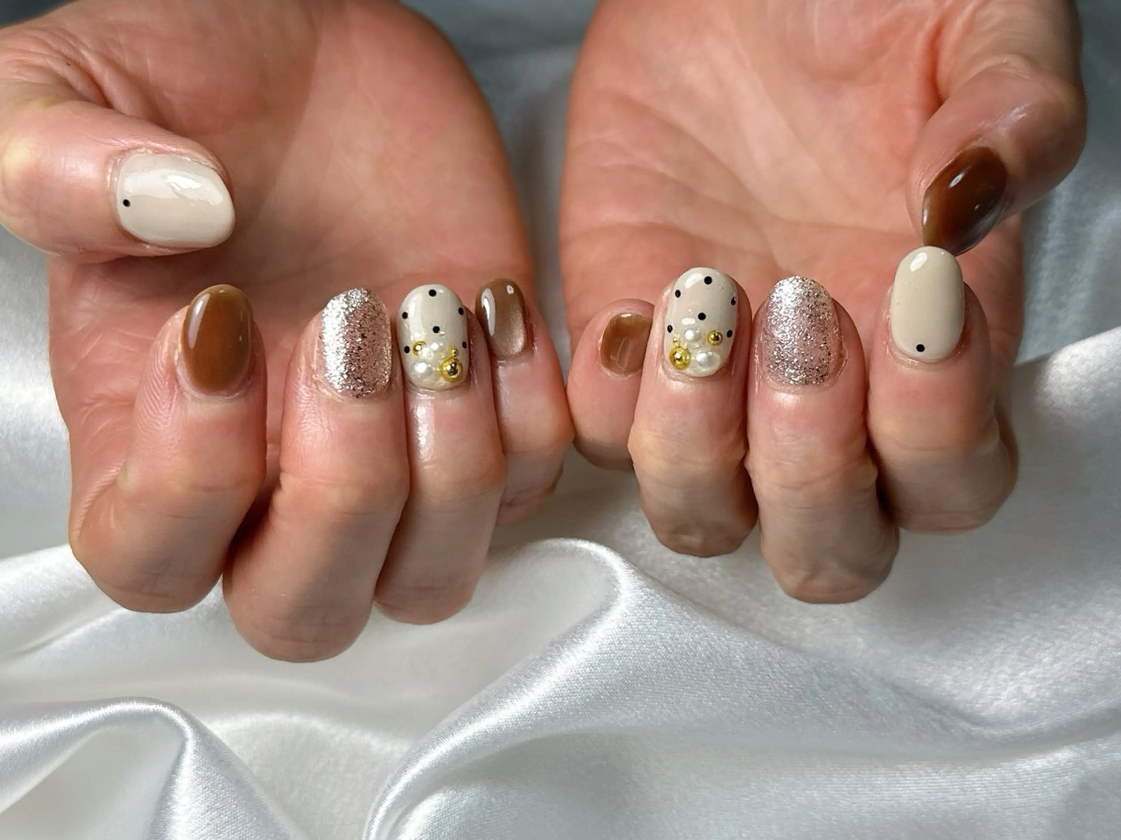 ネイル オーロラネイル ドット フットネイル フレンチネイル ジェルネイル ハンドネイル kiki nail たまプラーザのネイルデザイン