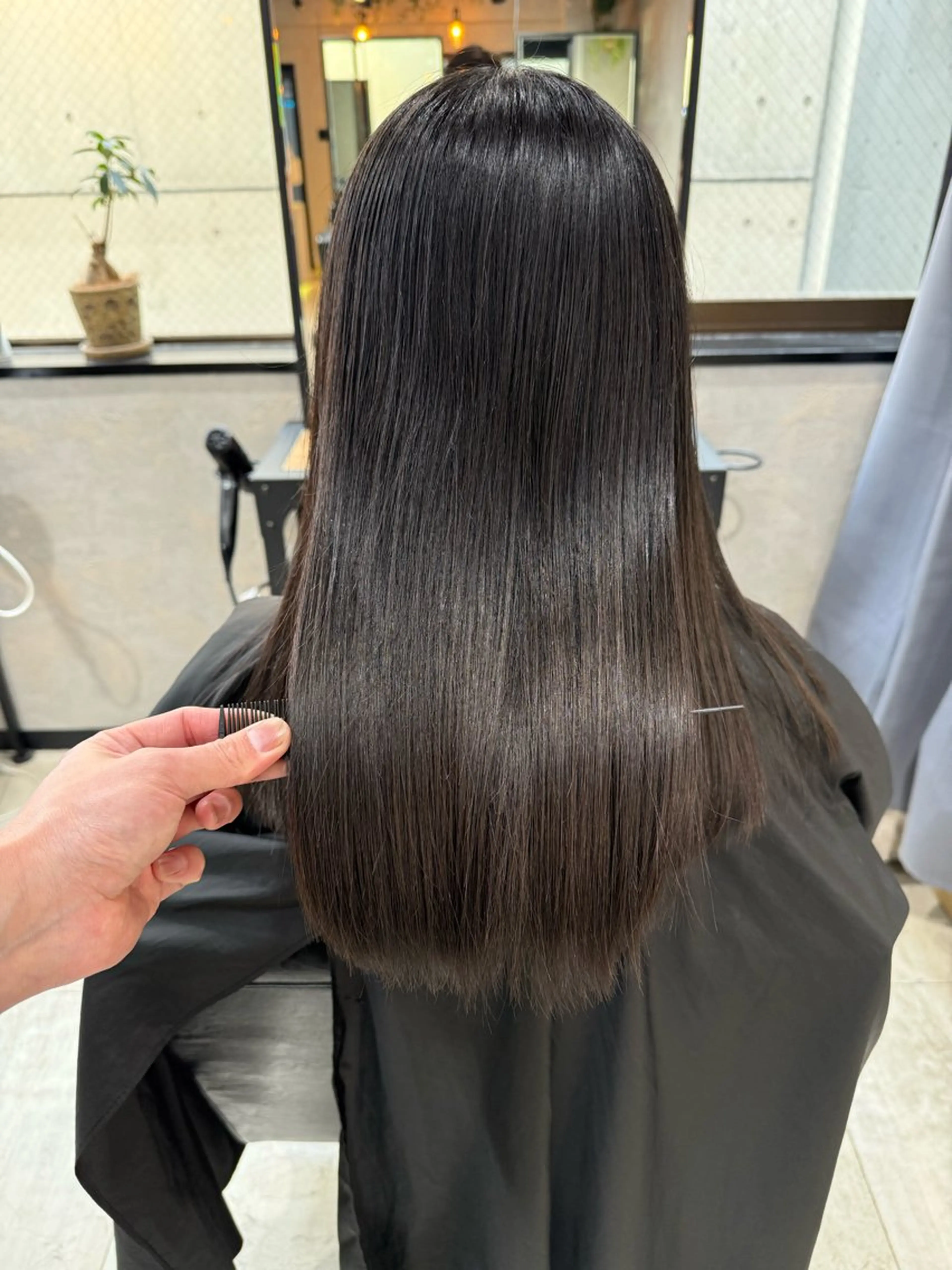 セミロング カラー イルミナカラー 顔周りカット 髪質改善 トリートメント 縮毛矯正 トリートメント 岡崎勇人/レイヤー/ 韓国/ケラチンTRのヘアスタイル