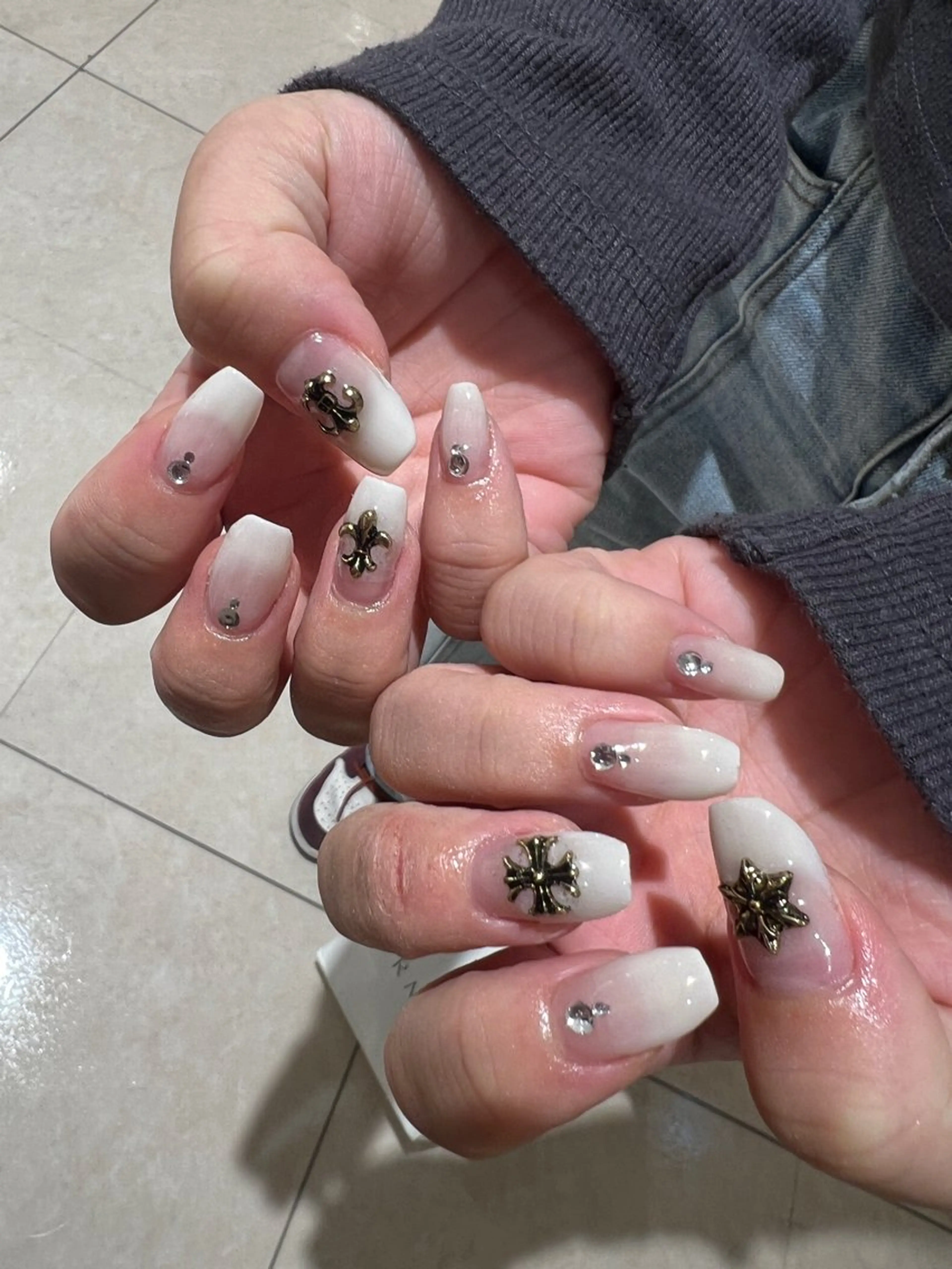 ネイル 長さ出し オフィスネイル シンプルネイル 個性派ニュアンス nuts nail所属・【池袋】nuts nail　なつみのネイルデザイン