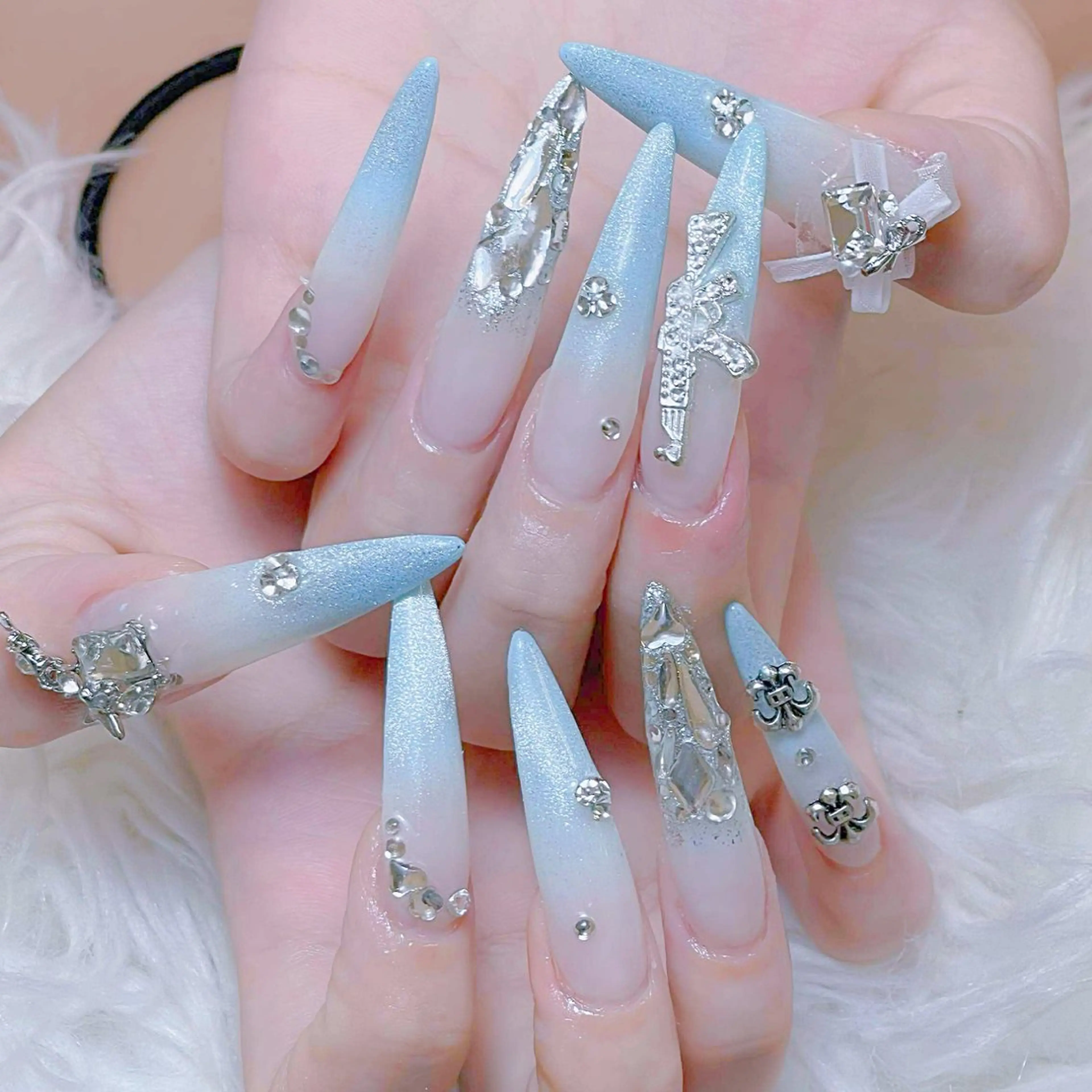 ネイル チークネイル 長さ出し フレンチネイル ジェルネイル ガラスフレンチ ハンドネイル anh nail anne🤍のネイルデザイン
