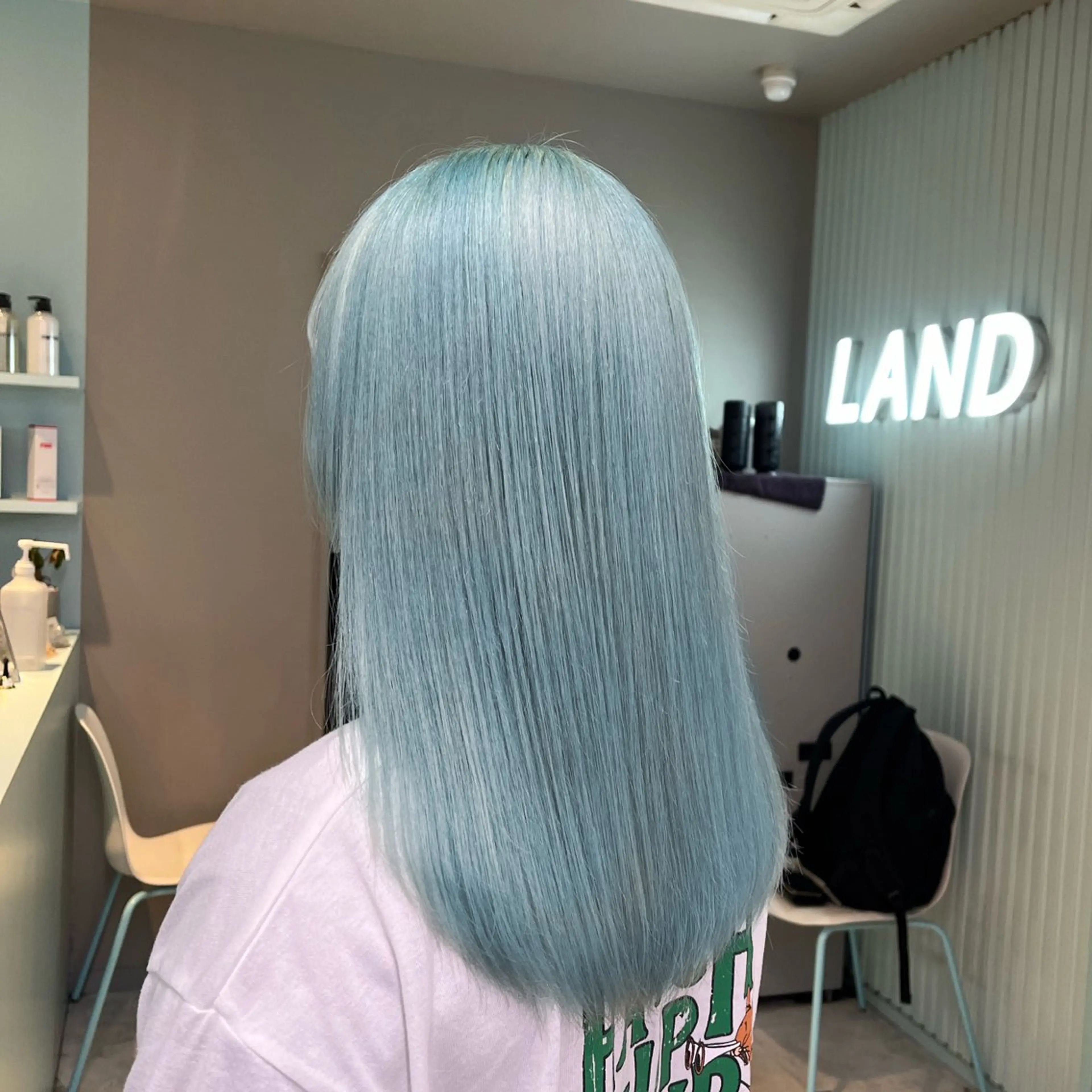 セミロング カラー ヘアカラー トリートメント ブリーチカラー 🩵MIZUKIのヘアスタイル