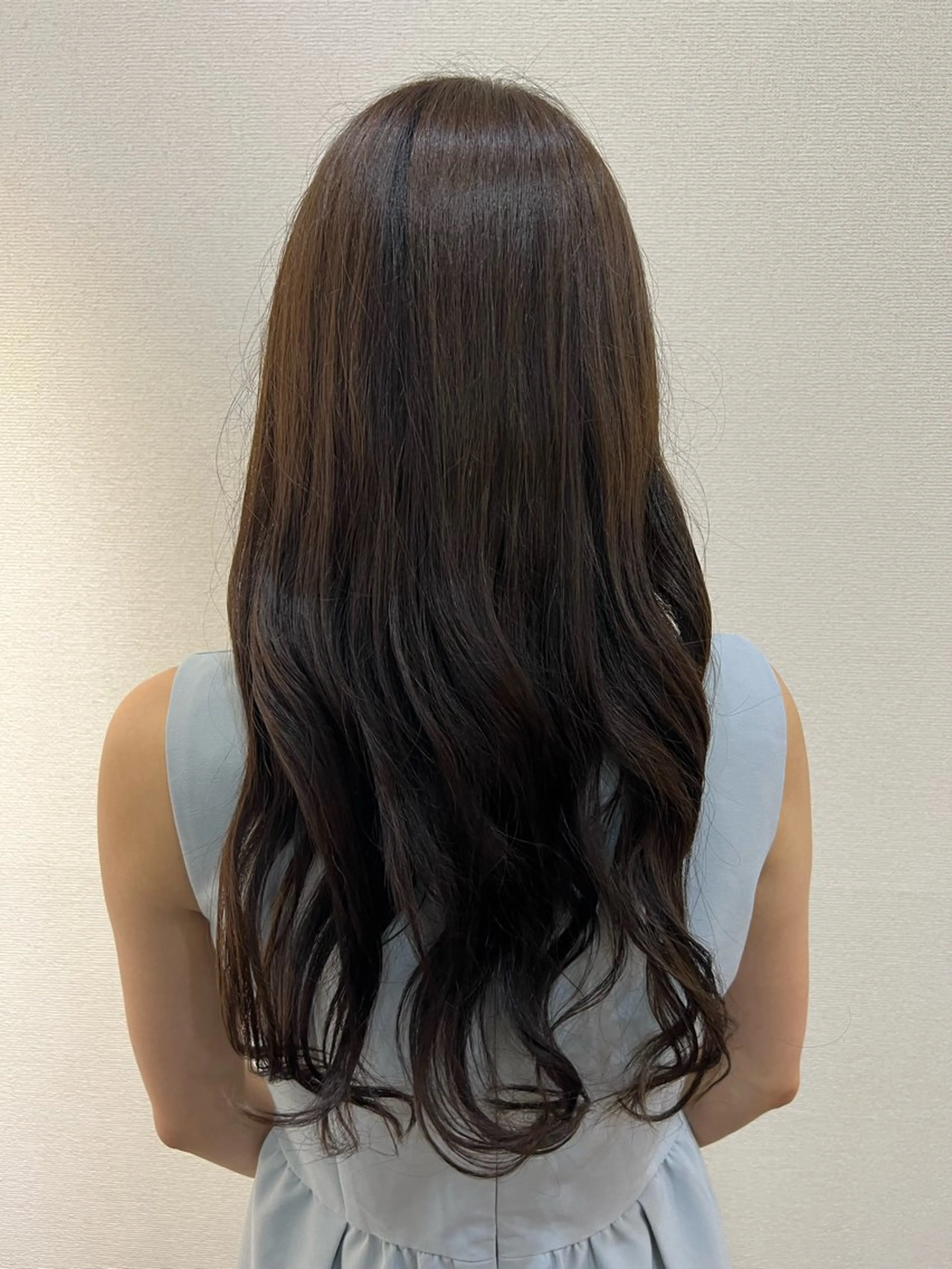 ロング カラー 岡野 香那のヘアスタイル