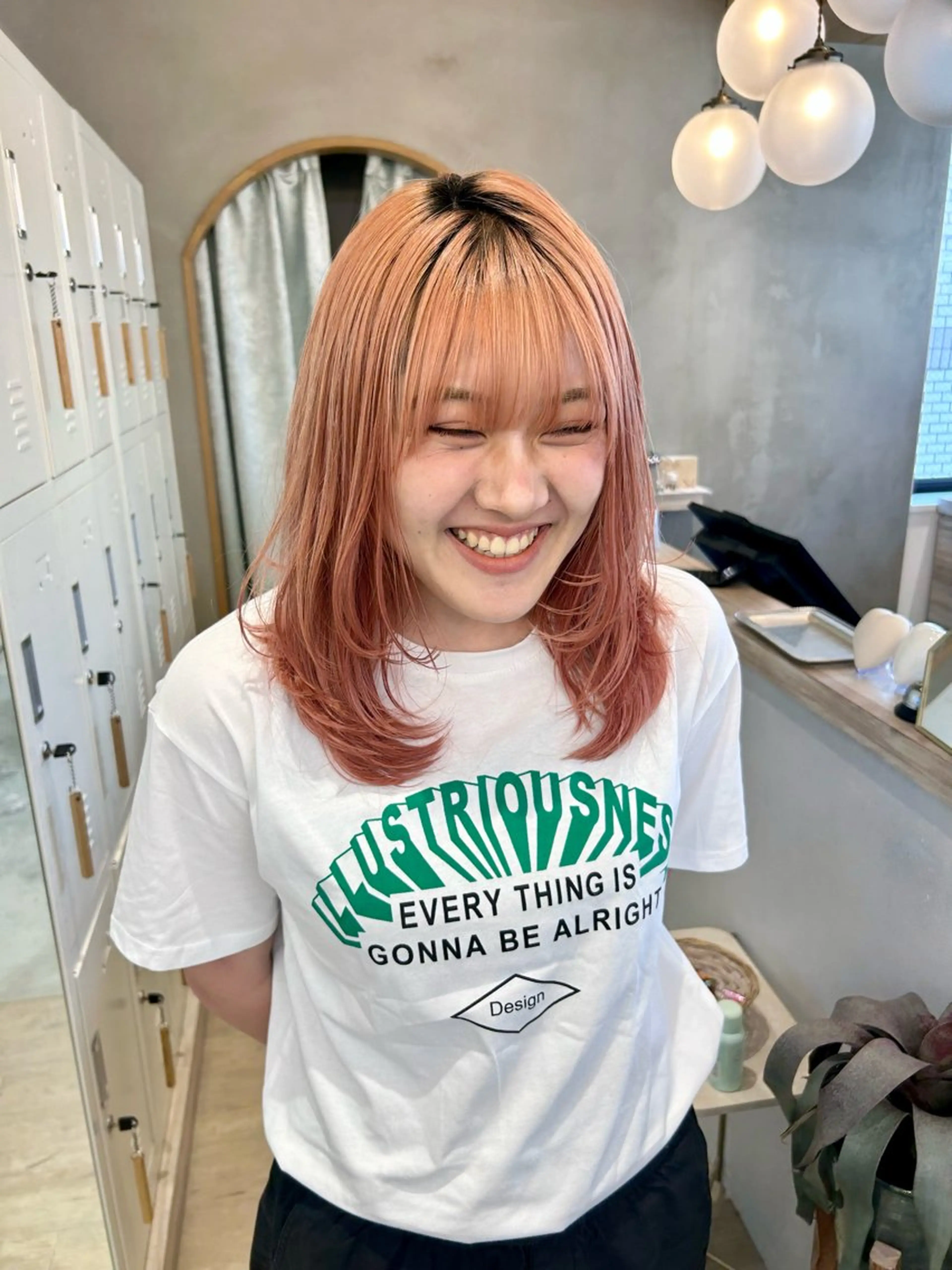 セミロング カット ヘアカラー トリートメント 🩵縮毛矯正/ブリー チ/髪質改善/いつかのヘアスタイル