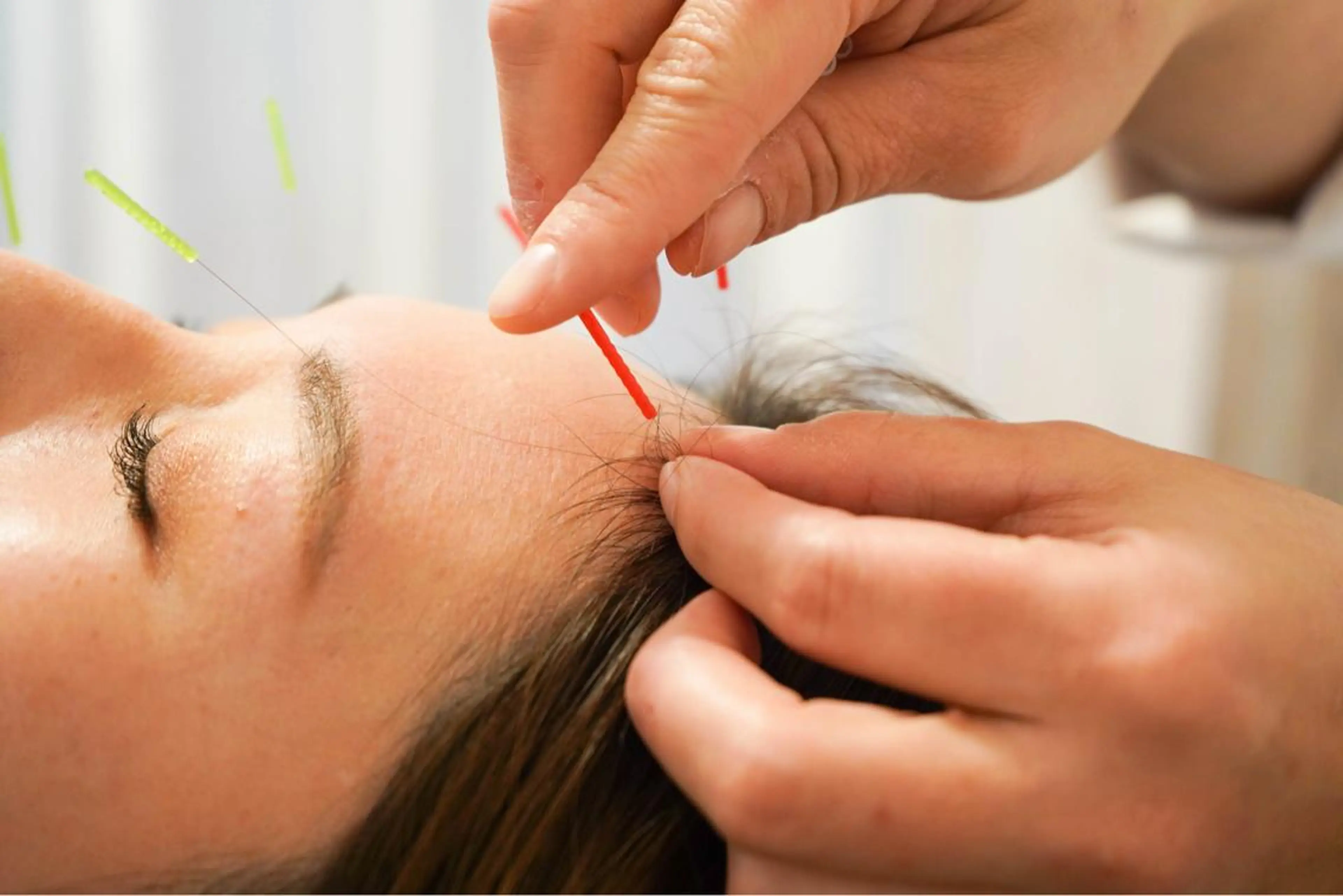 ハルノハナ鍼灸治療院丸の内院所属・鍼灸師による リラクのエステ・リラクイメージ