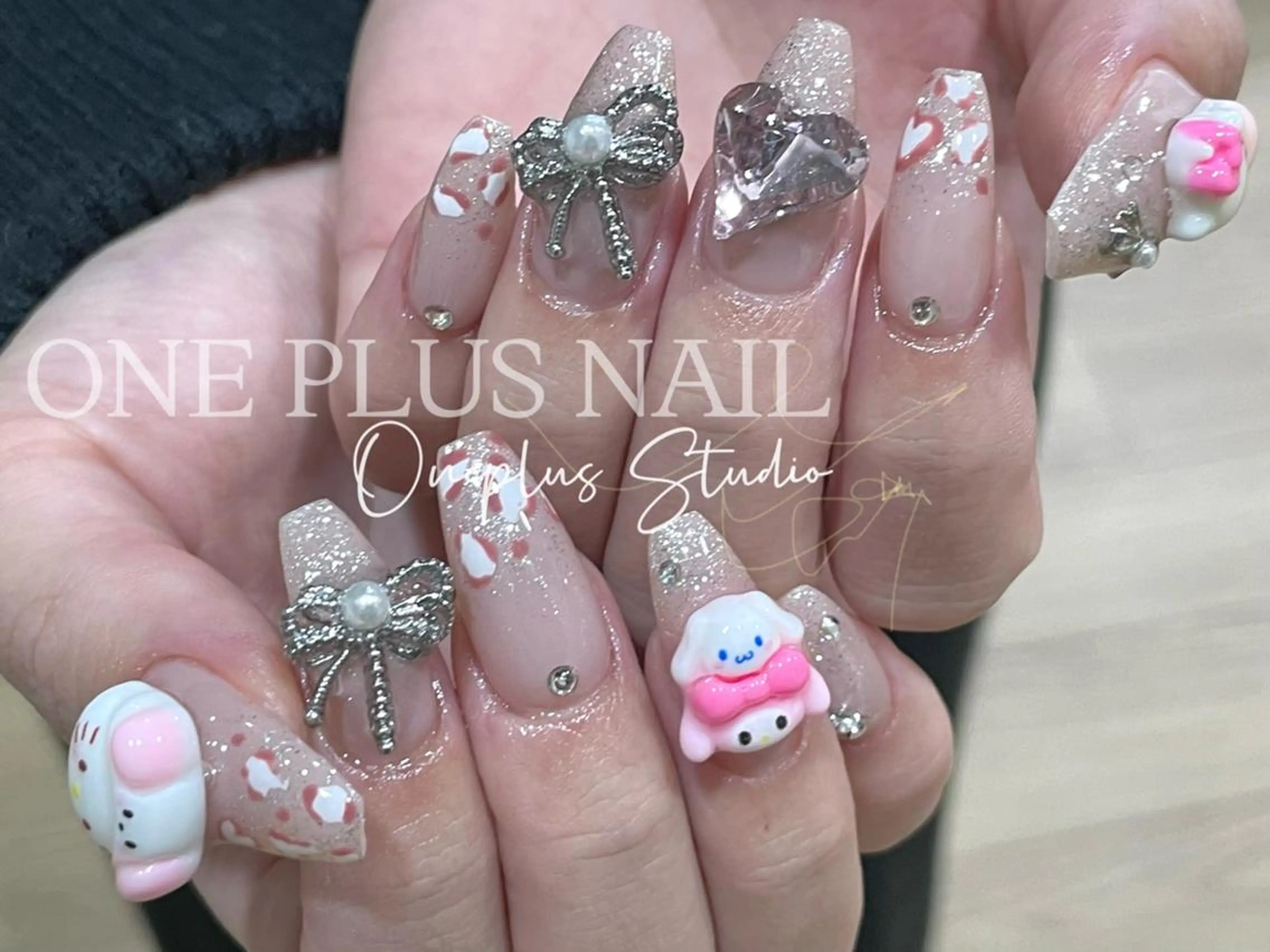 ネイル ジェルネイル キラキラネイル 韓国ネイル ラメ(グリッター) マグネットネイル One plus StudioNailのネイルデザイン