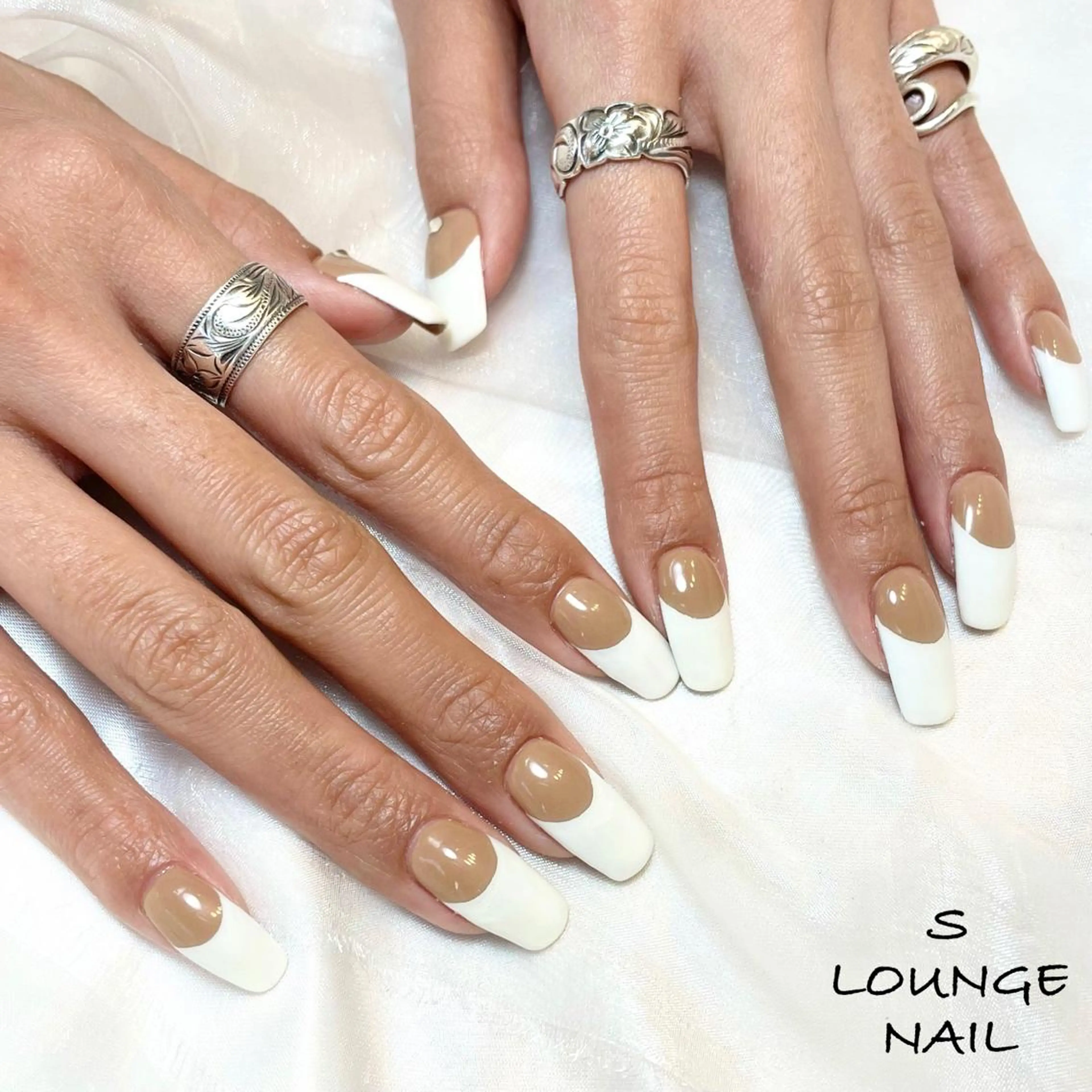 ネイル フレンチネイル ハンドネイル フットネイル S LOUNGE NAIL所属・パーツたくさん🍓 SUMIのネイルデザイン