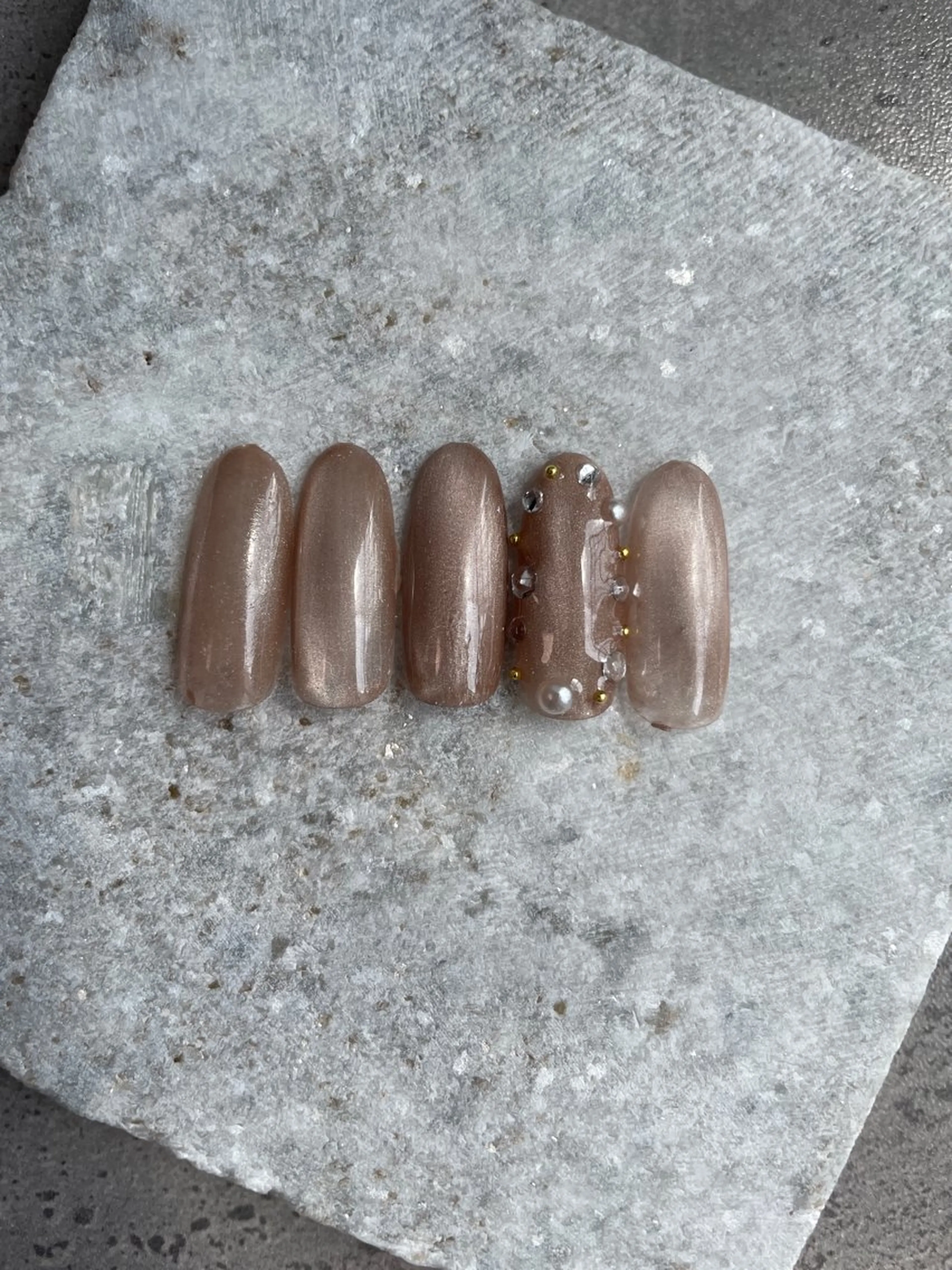 ネイル 黒須莉奈 IRYのネイルデザイン