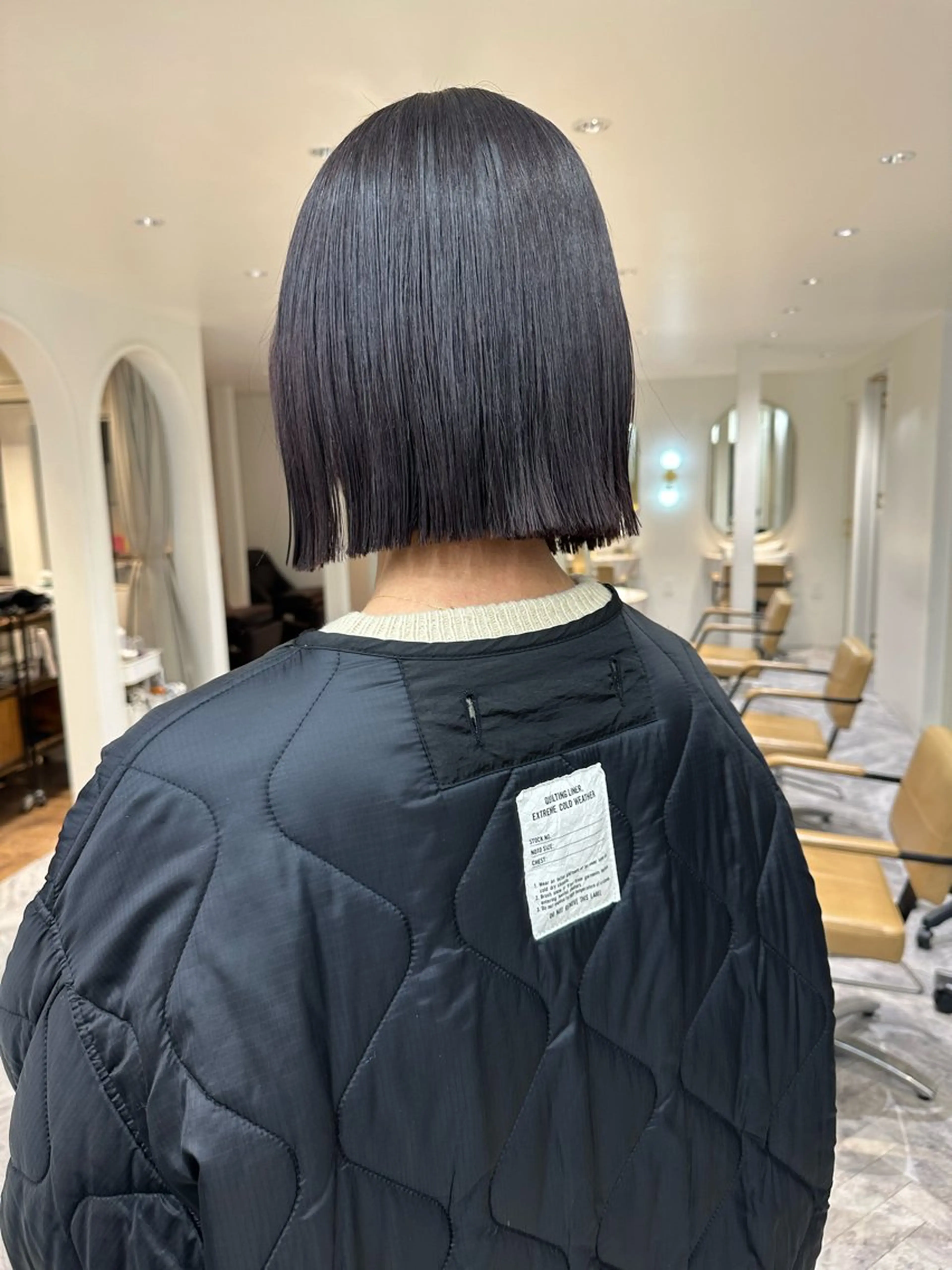 ショート カラー ブリーチ ボルドーカラー ハイトーンカラー ブリーチなしカラー ボブ REINA☁️透明感 カラー/ぷつっと♡のヘアスタイル