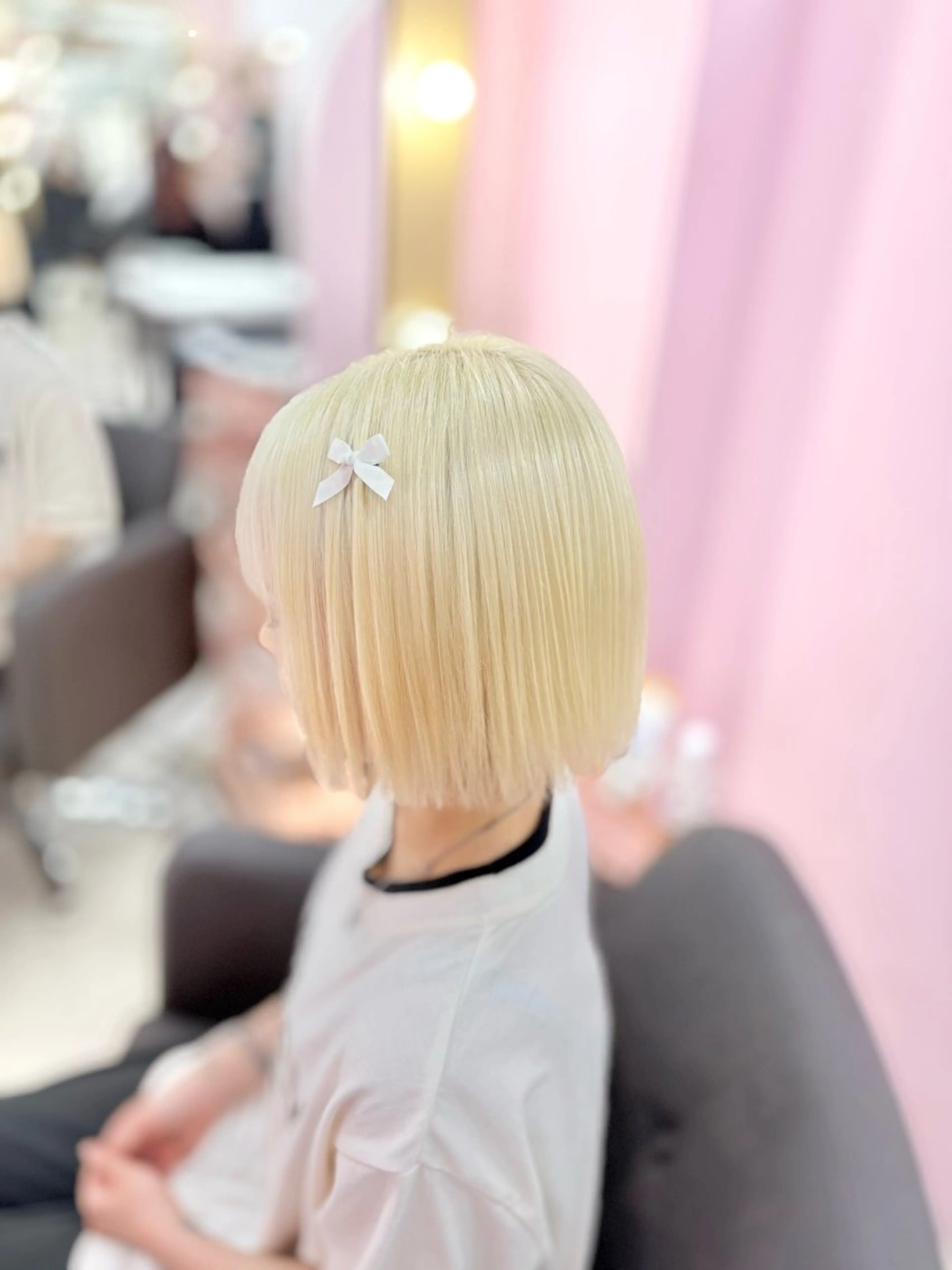 【♡🐻‍❄️ホワイトトーン🐻‍❄️♡】1回ケアブリーチ（リタッチ）➕カラー➕髪質改善トリートメントの写真