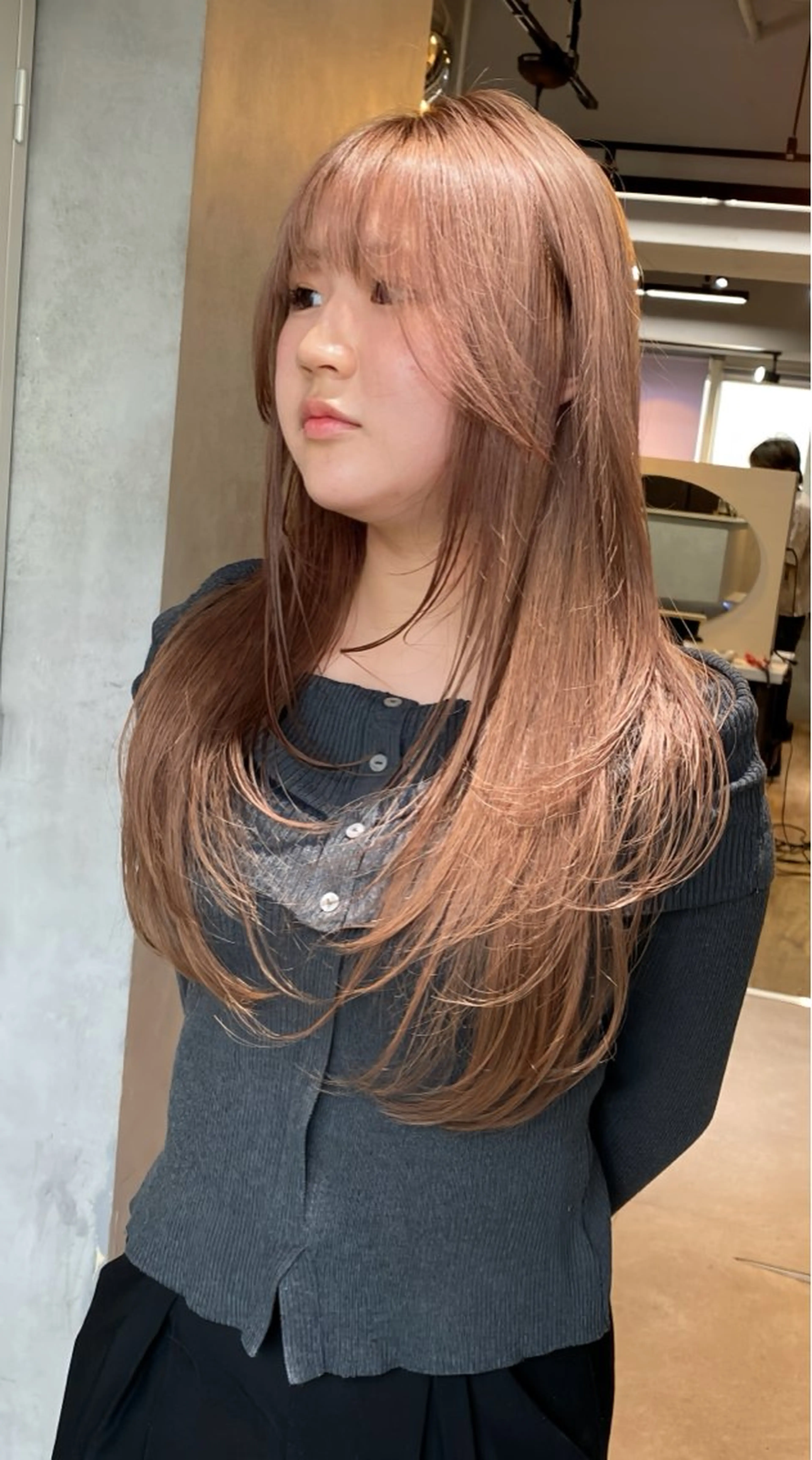 セミロング レイヤーカット ヘアカラー FORT所属・レイヤー/髪質改善 池本　紘之のヘアスタイル