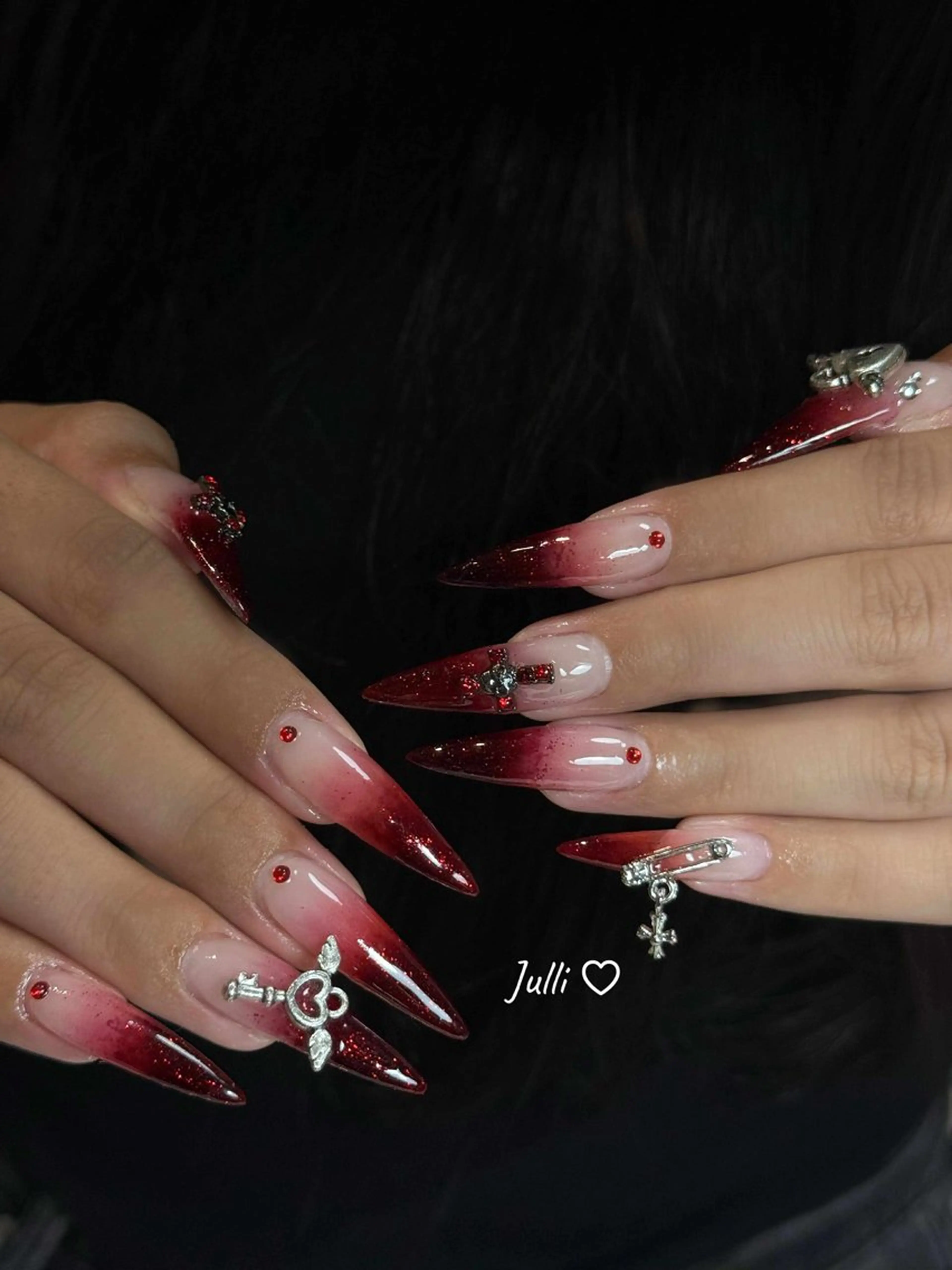 ネイル フレンチネイル ジェルネイル キラキラネイル 韓国ネイル マグネットネイル Julli NailStudioのネイルデザイン