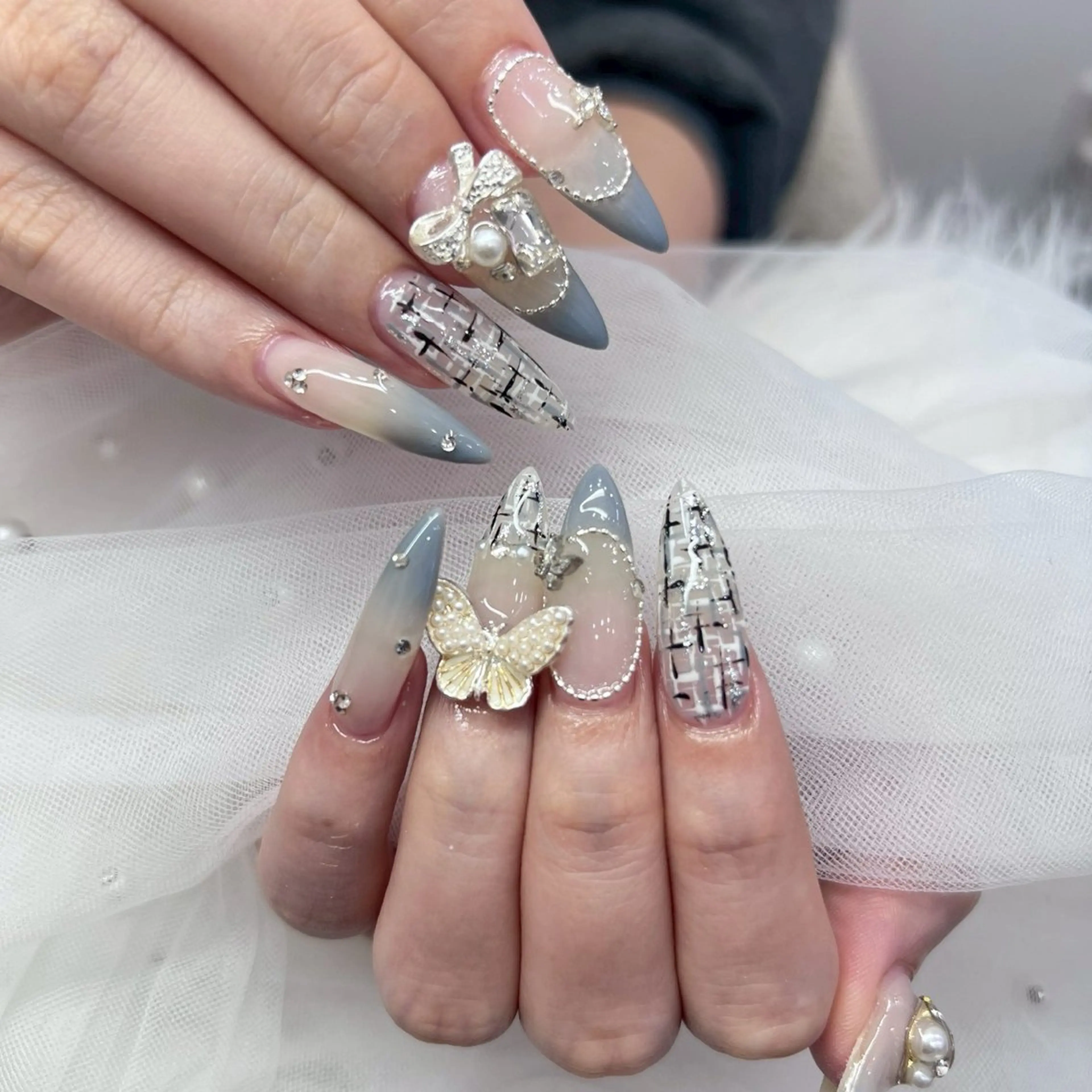 ネイル ガーリー ロングネイル リボン ツイードネイル 冬ネイル ハンドネイル HANA 長さだしのネイルデザイン