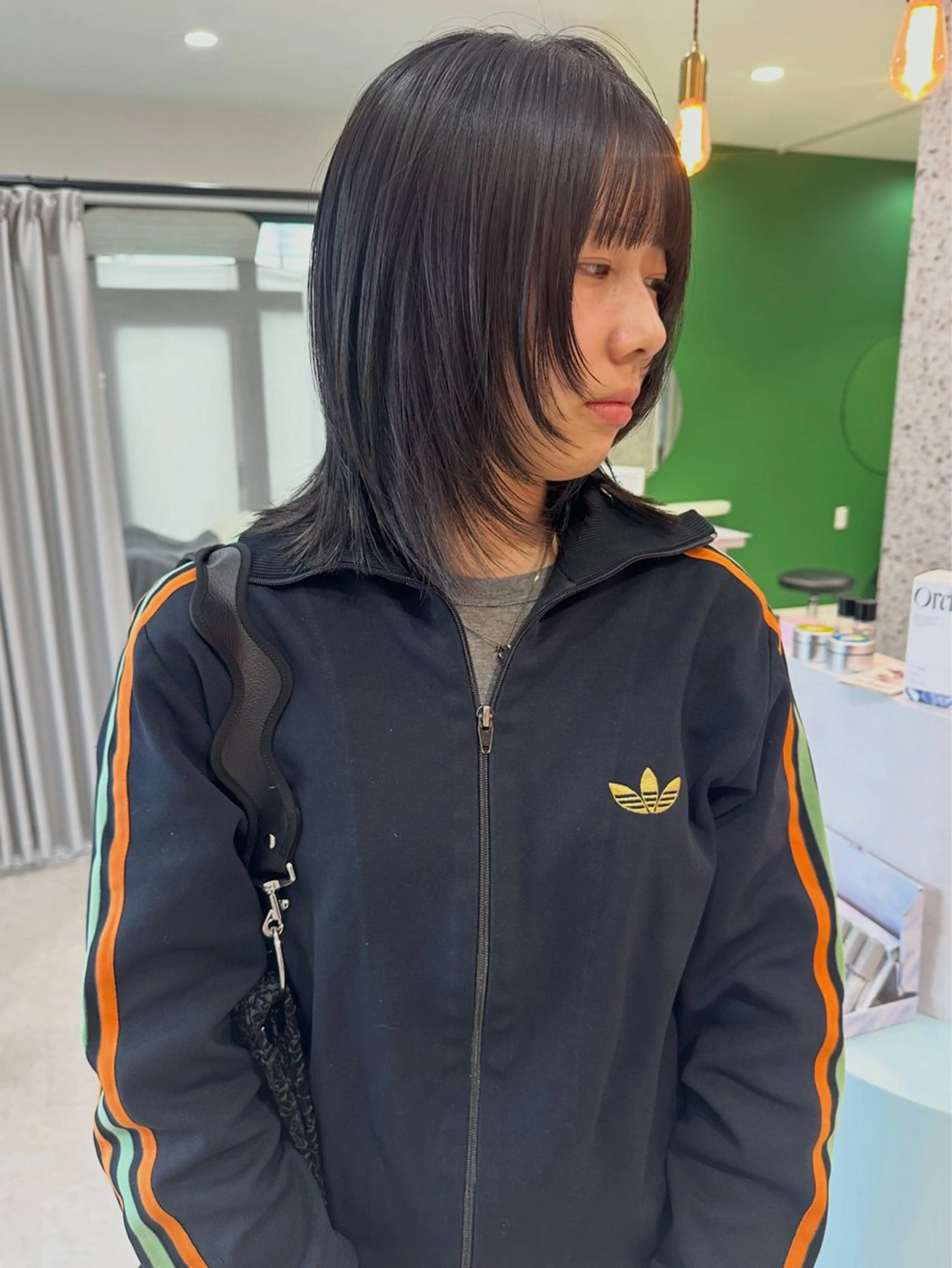 ミディアム ミディアムレイヤー レイヤーカット mOre所属・鎌田 里緒奈のヘアスタイル